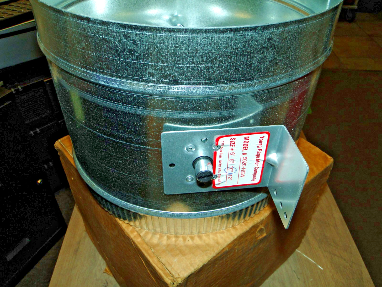 YOUNG REGULATOR COMPANY ROUND BALANCING DAMPER 10″ MODEL# 5020-NSW NEW