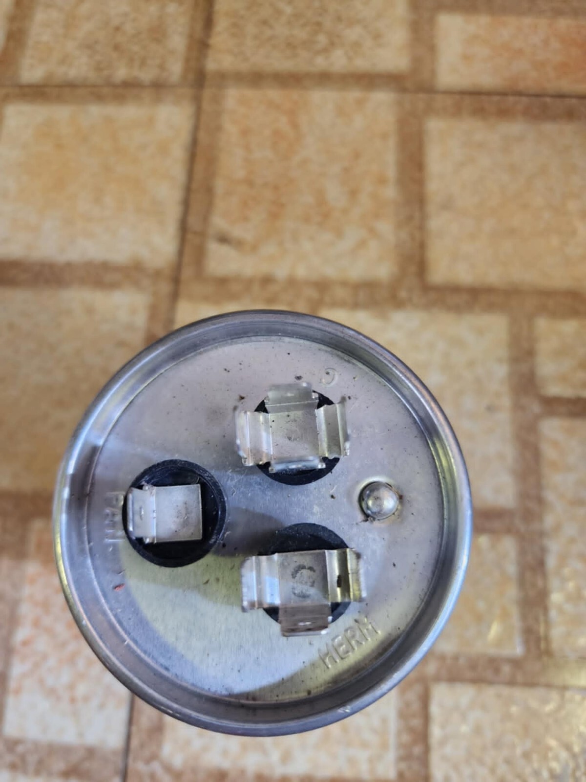 Packard Titan Pro Run Capacitor, Round, 40+5 Mfd, 440-370V, TRCFD405 – Used