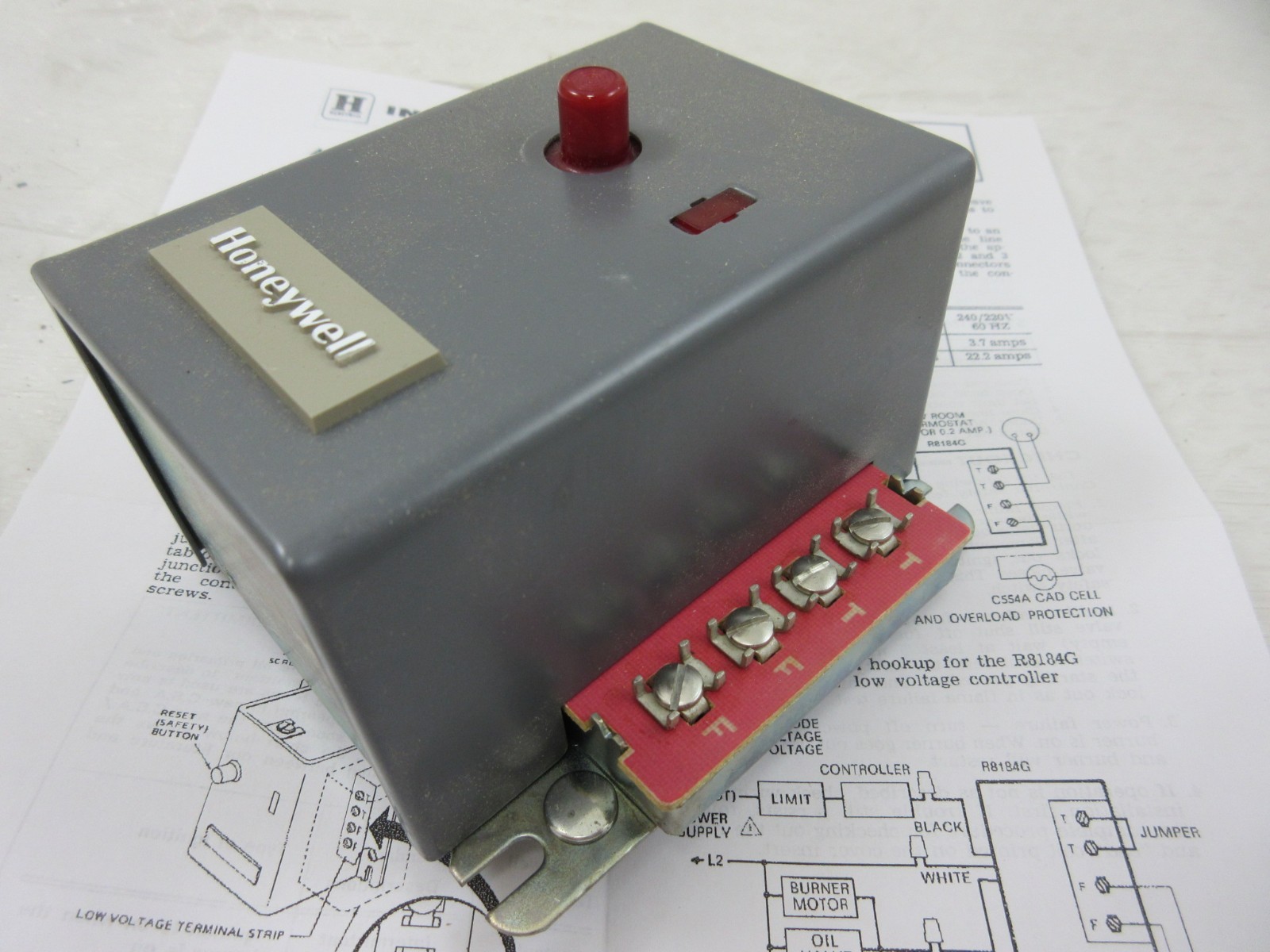 HONEYWELL R8184G 1179 OIL BURNER PROTECTORELAY CONTROLLER NOS