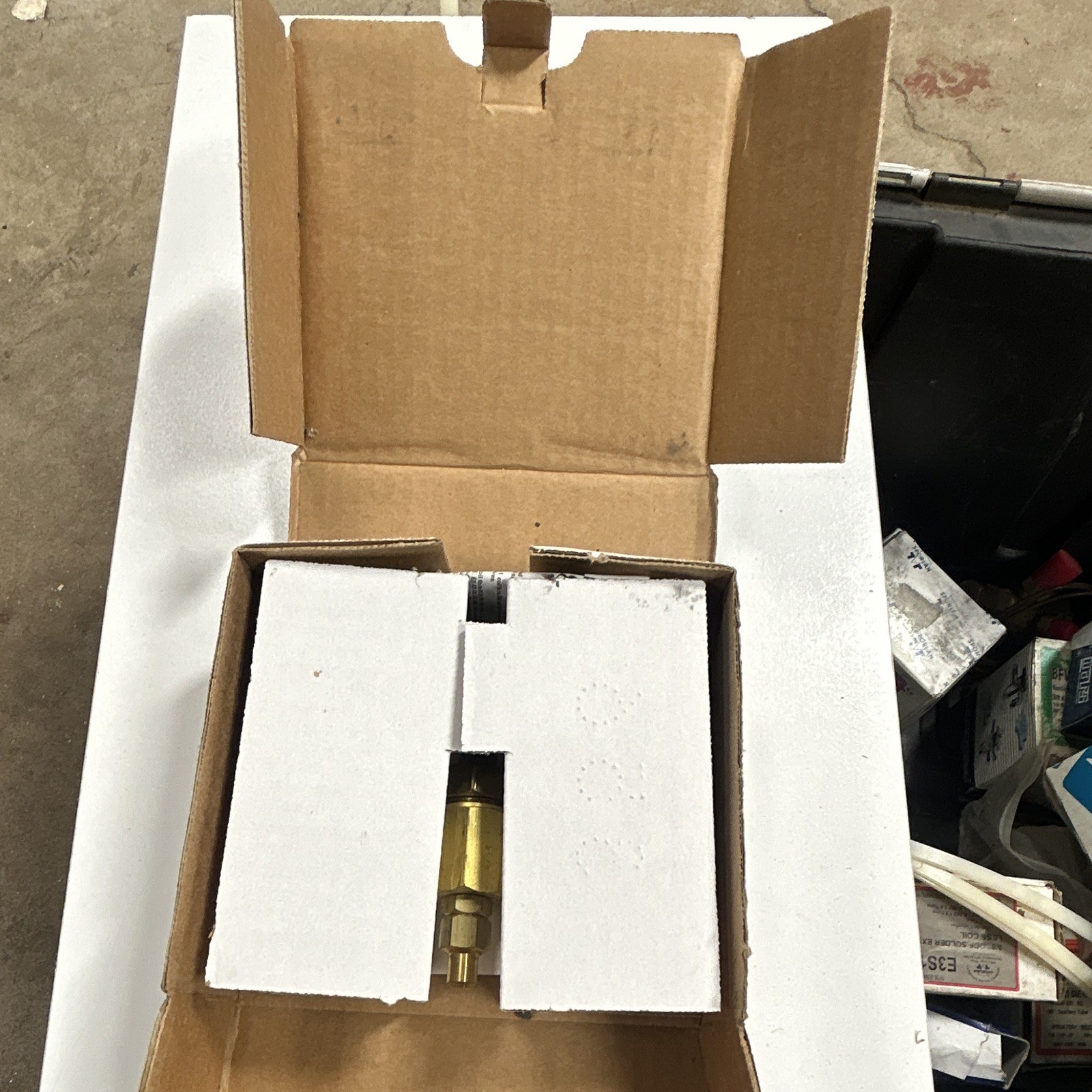 Sporlan ME6S130 Solenoid Valve 3/8 ODF Solder Brass/Copper Less Coil