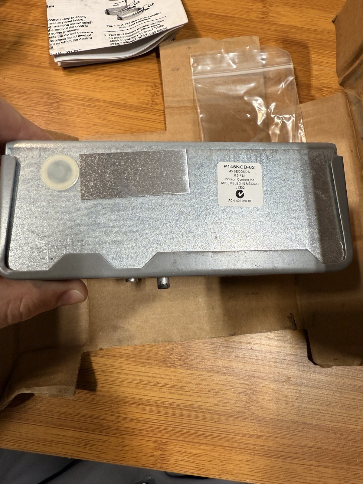 BRAND NEW Johnson Controls P145ncb-82C Lube Oil Control,6.5 Psi,120/240