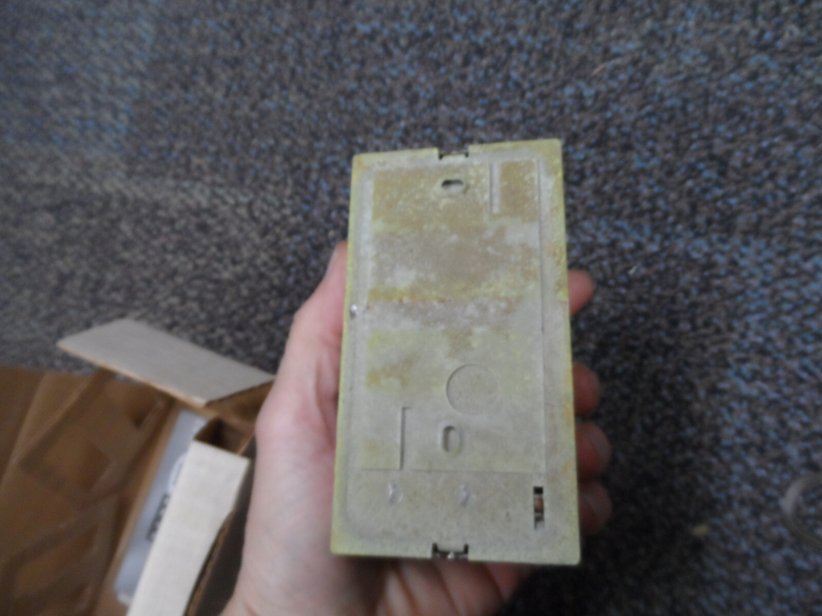 Penn Johnson Controls T25A-16 Two Stage Room Thermostat, Range 40-90 F