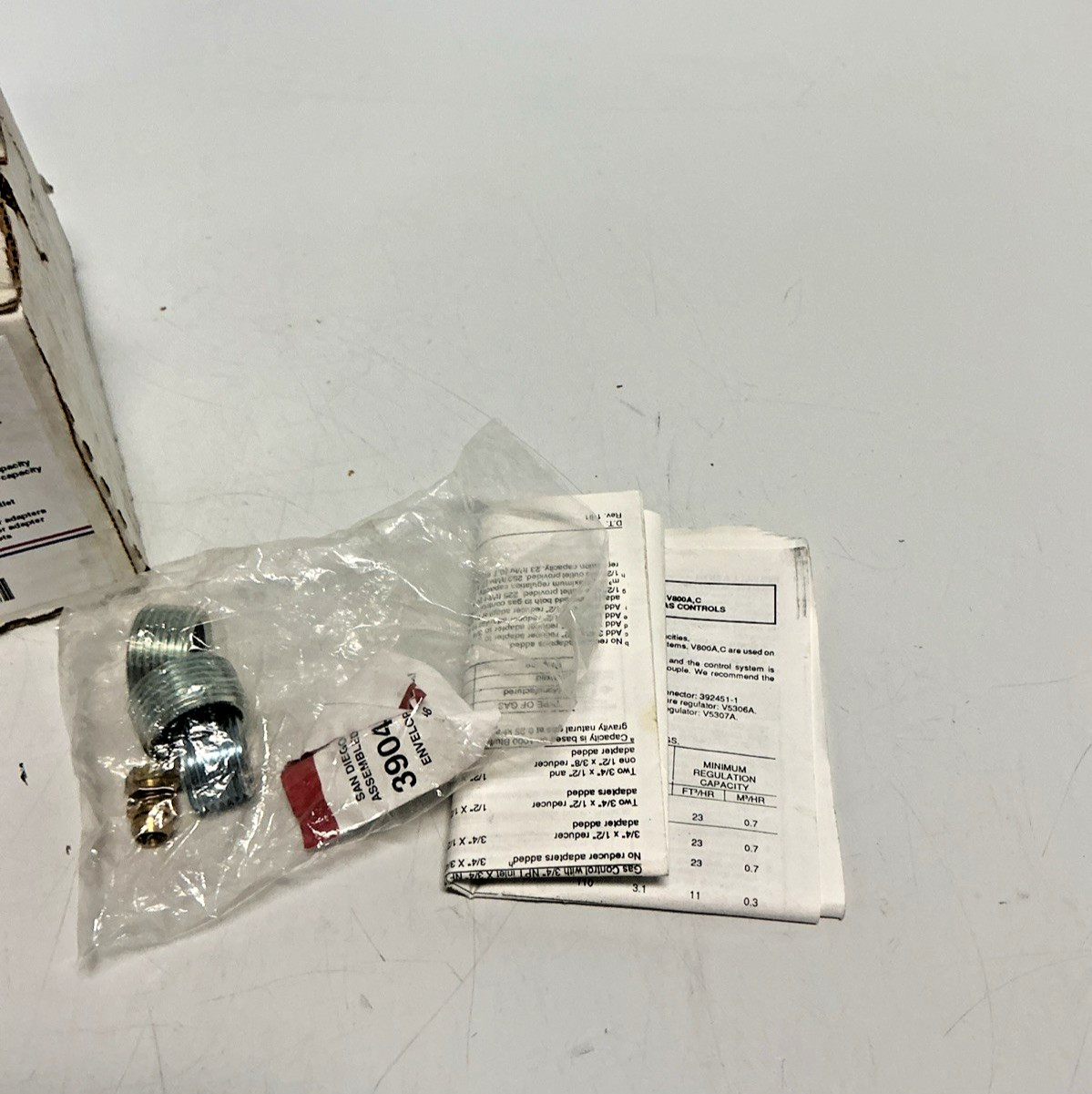 NEW, HONEYWELL, V400A1095, COMBINATION GAS VALVE, 120V. (13K-3)