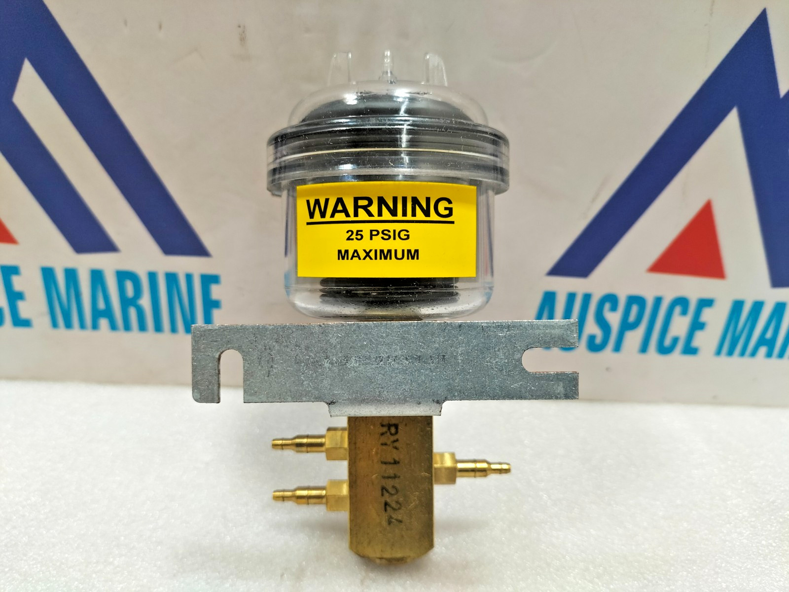 Johnson Controls V-6135-1 Air Switching Valve 2 To 4 Psi 3 Way