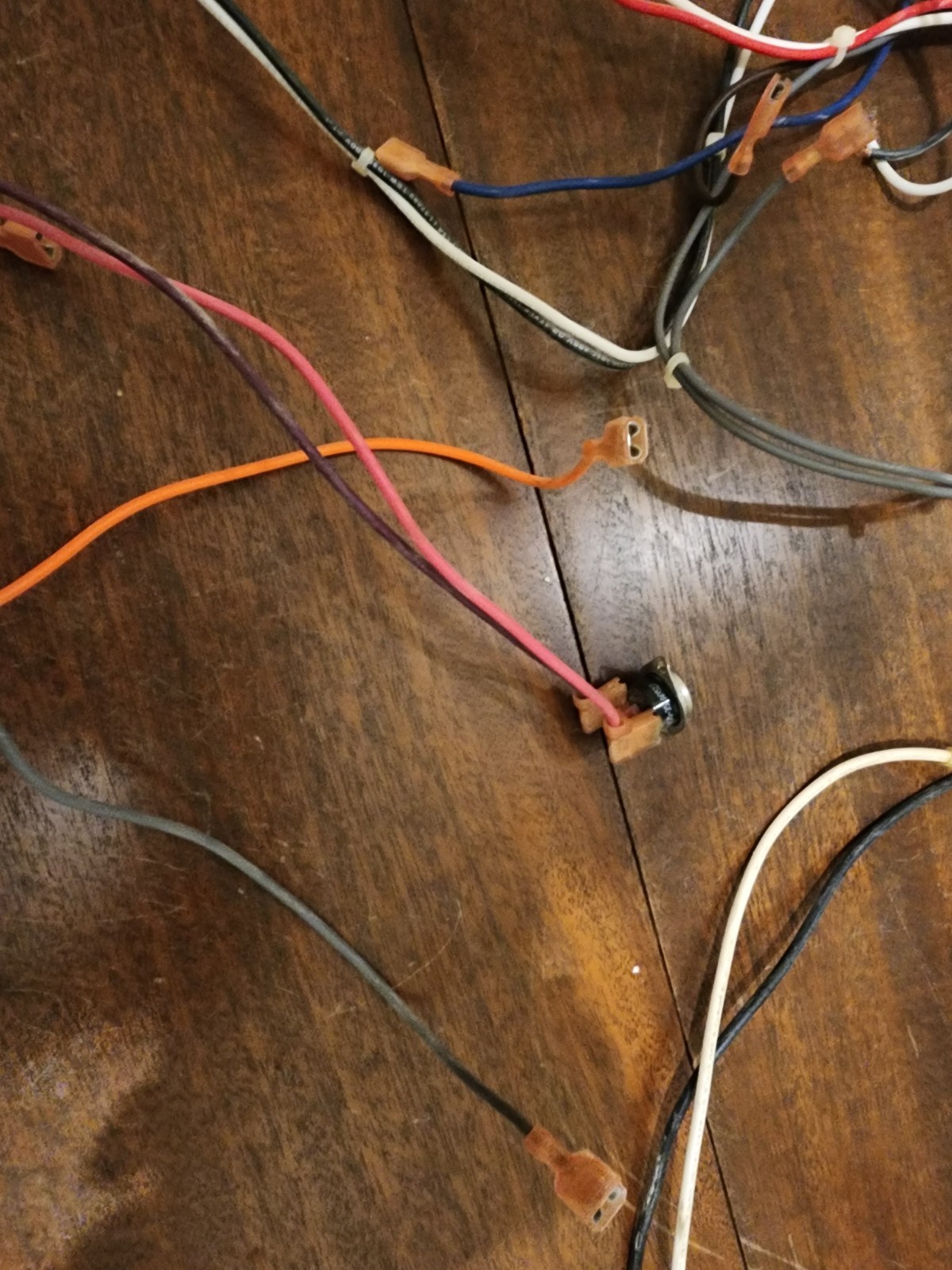 USED GOODMAN WIRING HARNESS. FURNACE MODEL NUMBER GMS90703BXA