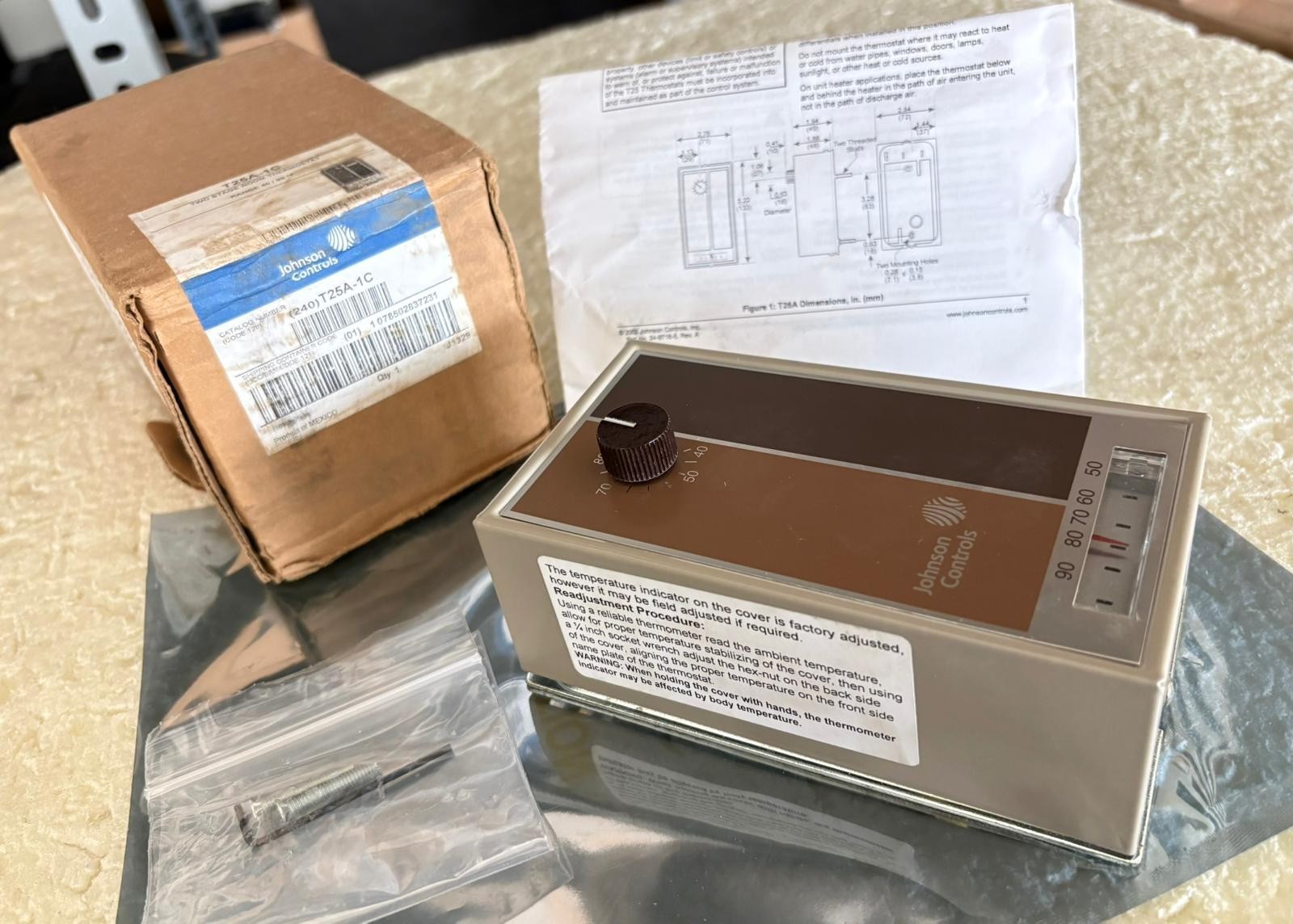 Johnson Controls T25A-1C Two Stage Room Thermostat 40-90°F w/ Box & Instructions