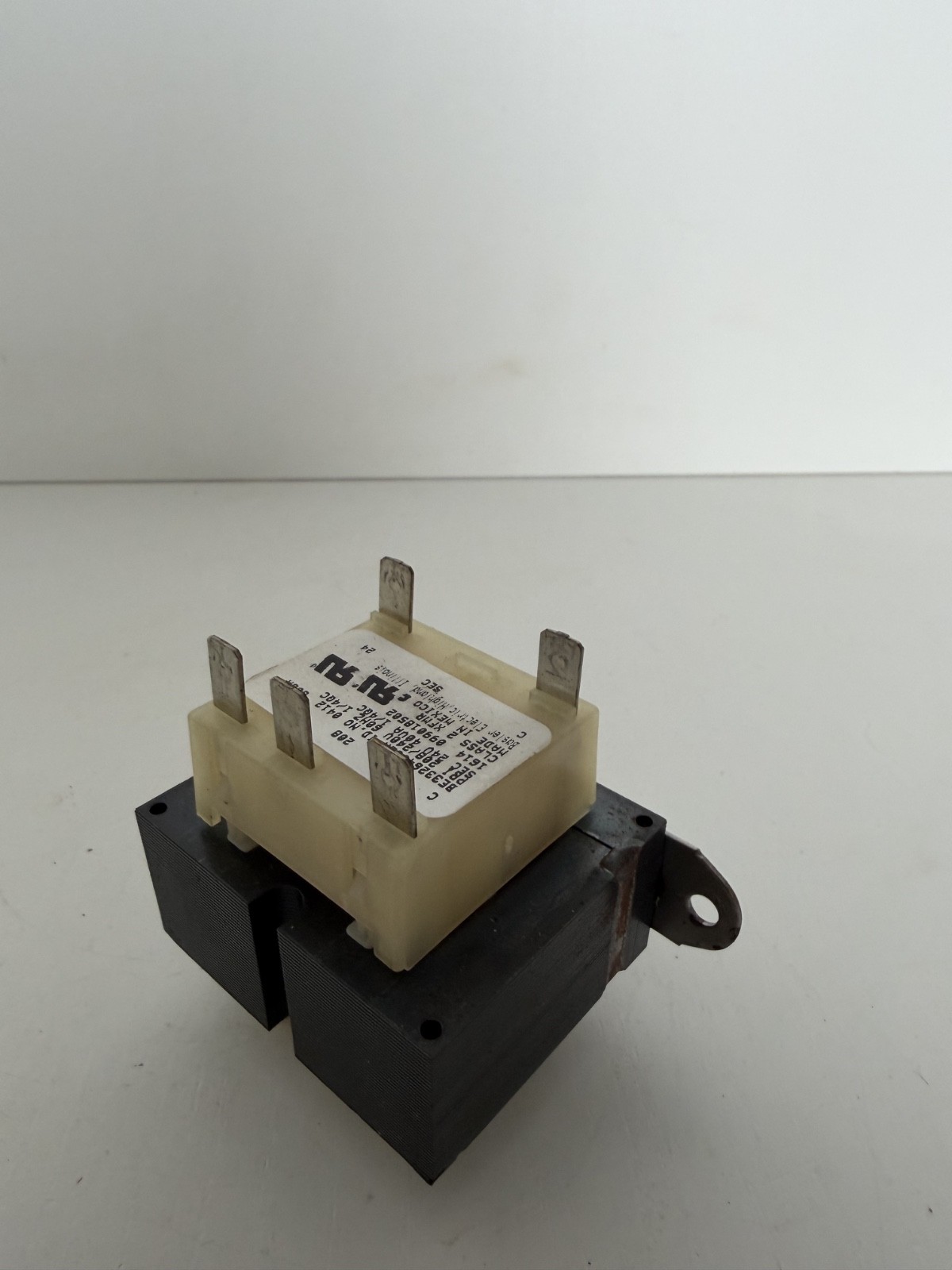 Carrier OEM Transformer / HT01CN241 NEW