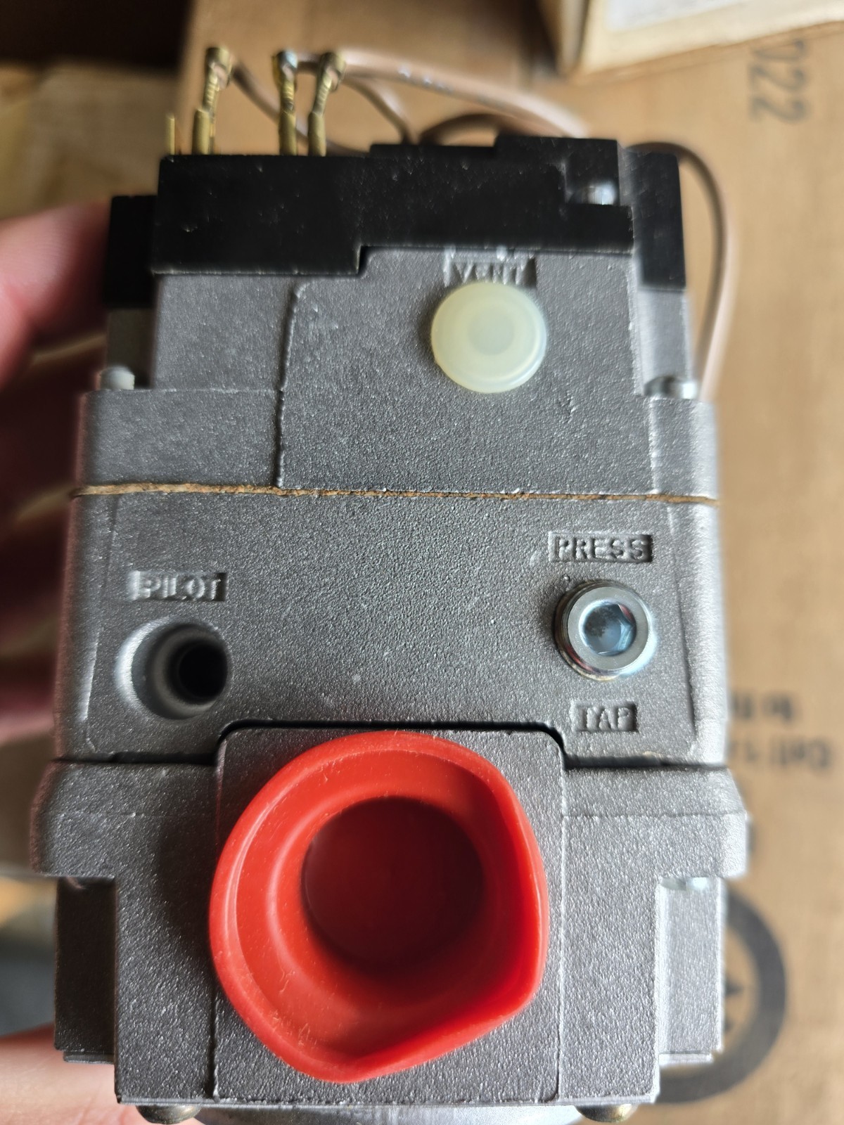 White Rodgers 36C76 type 319 Combination Gas Valve