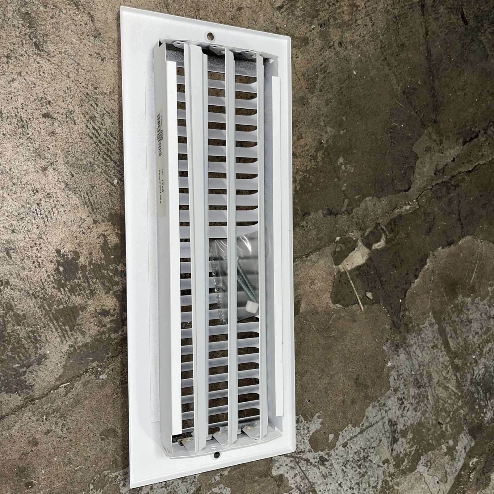 ALL 40 GRILLS INCLUDED Shoemaker Series 850 12X4 Ceiling/wall Diffuser White