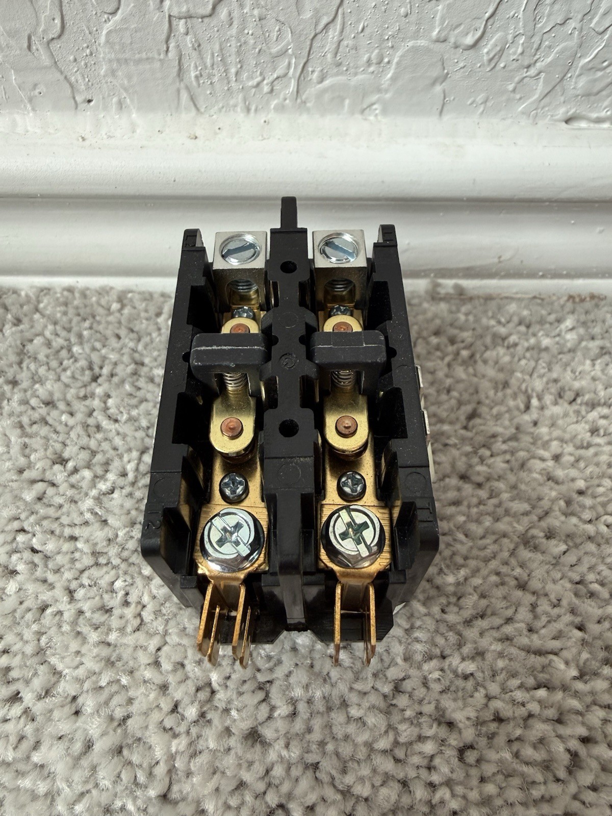 Hartland Controls Definite Purpose Contactor CONT2P030024V – New Open Box