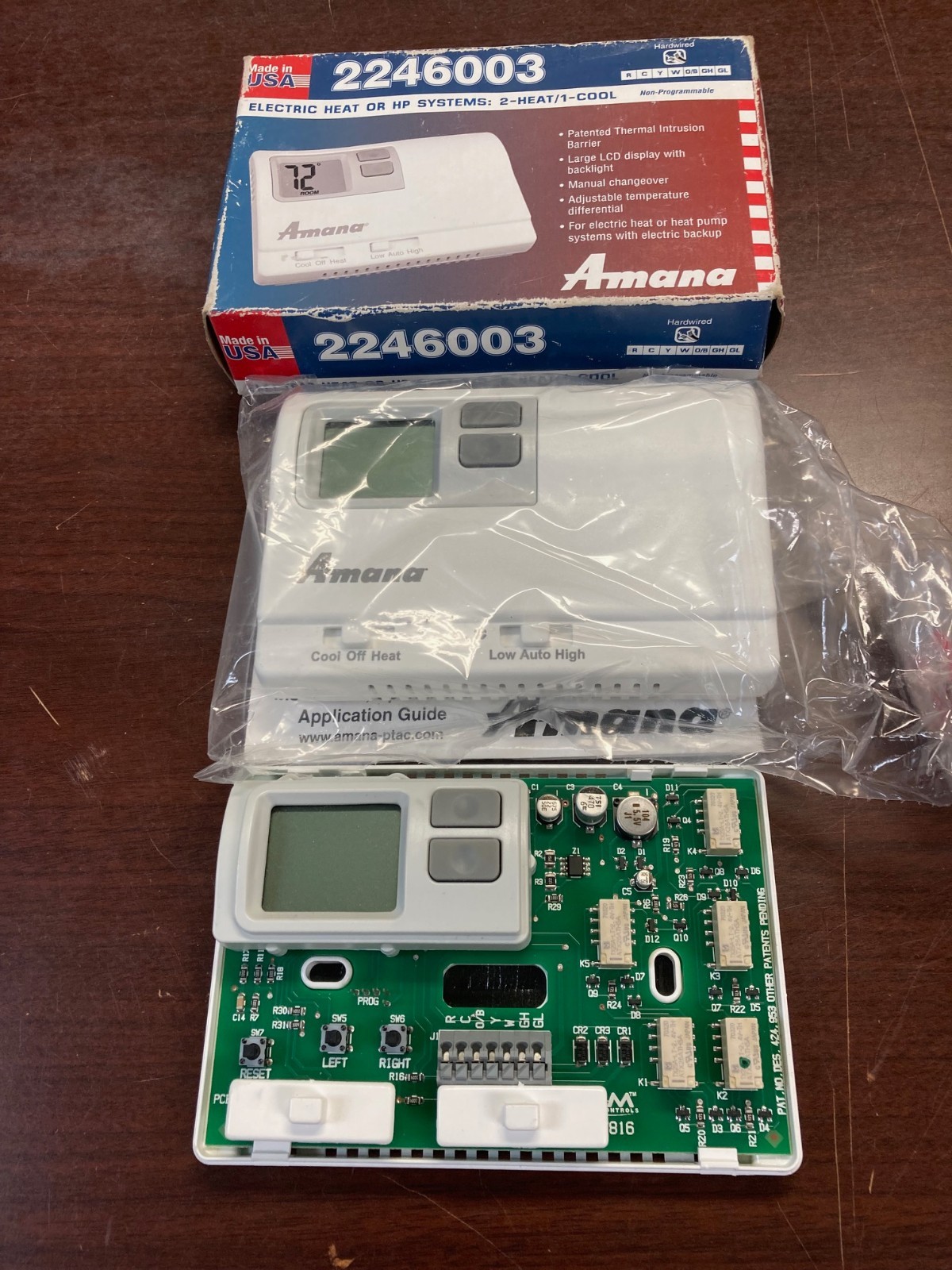 Amana 2246003 HP non programmable 2-Stage Heat/ 1-Stage Cool thermostat