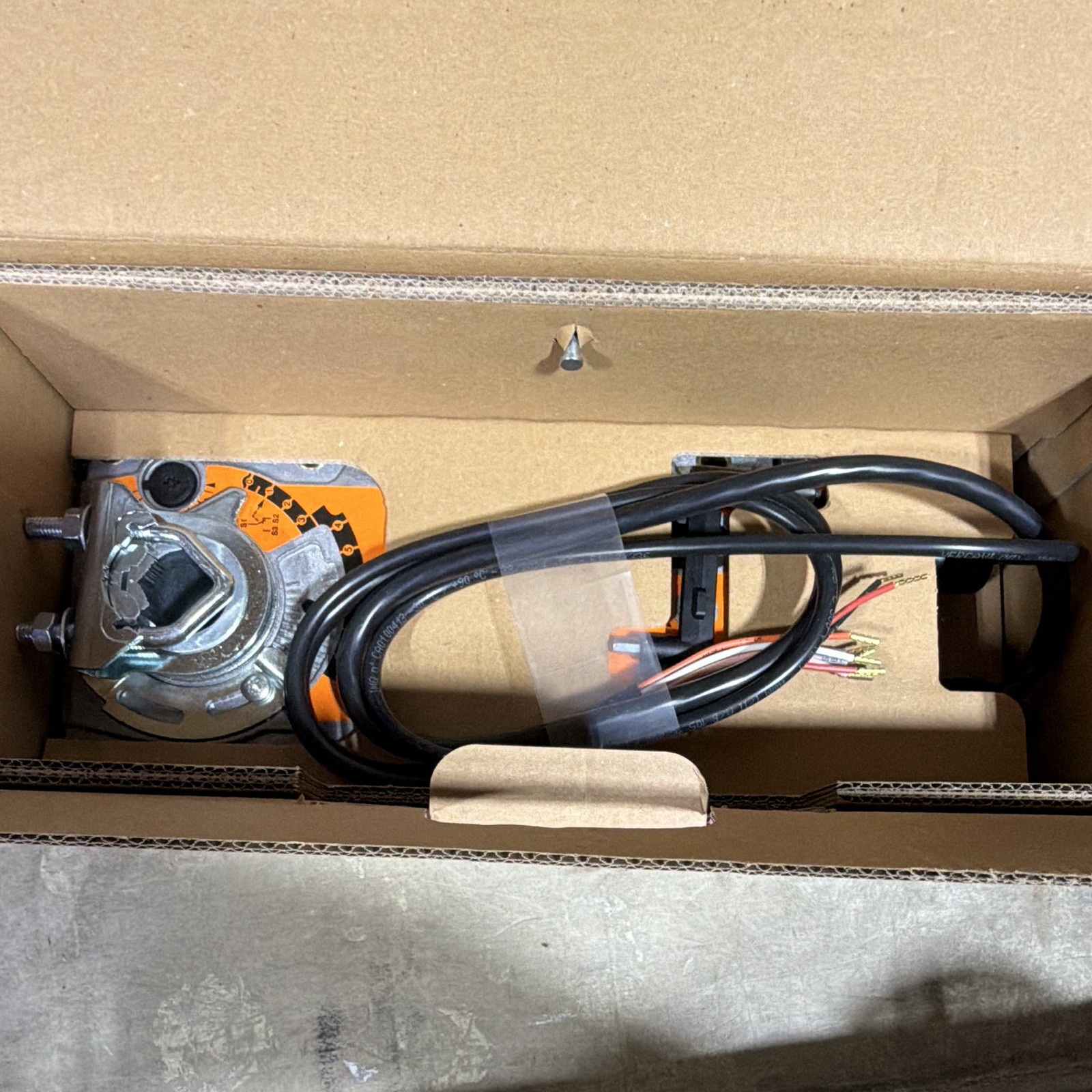 Belimo EFB24-S HVAC Damper Actuator, Corded Electric Power, 270 in-lb, 24V #73/1