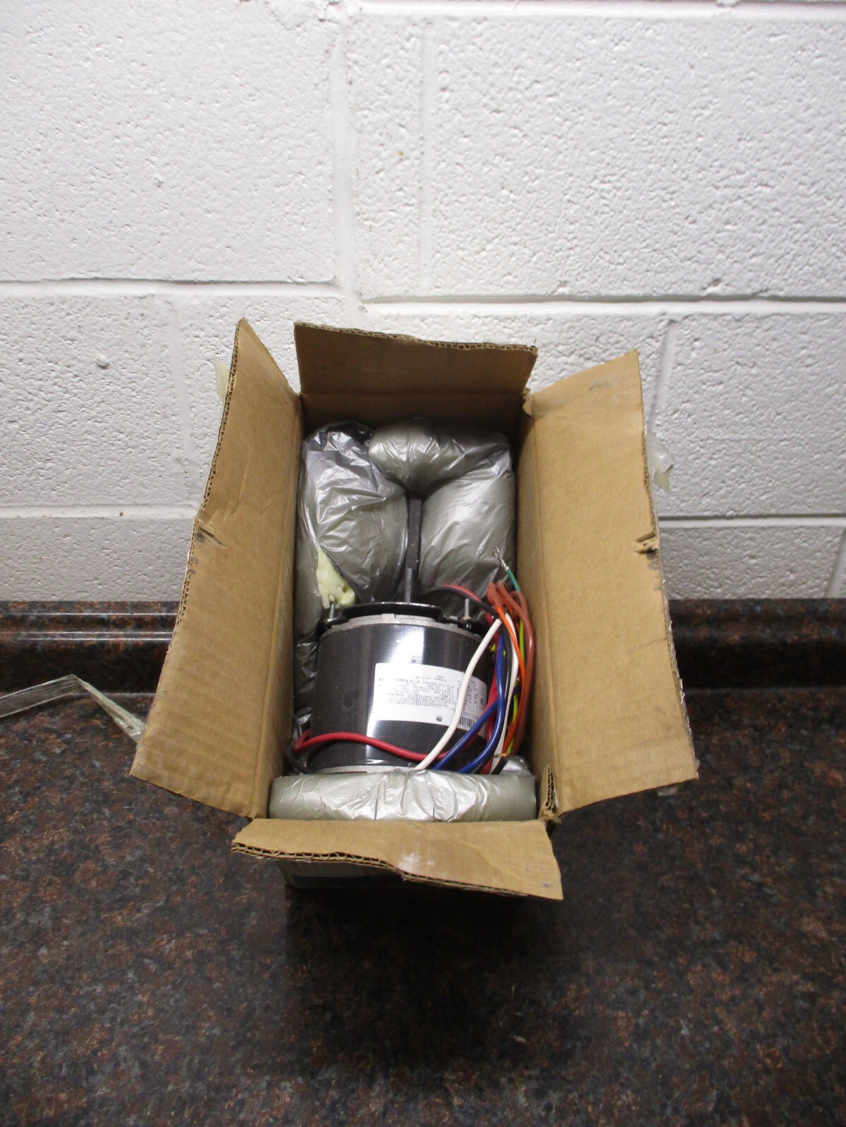 New Emerson 1390 K48HXSTZ-3519 1/4HP 115V Furnace Direct Drive Blower Motor