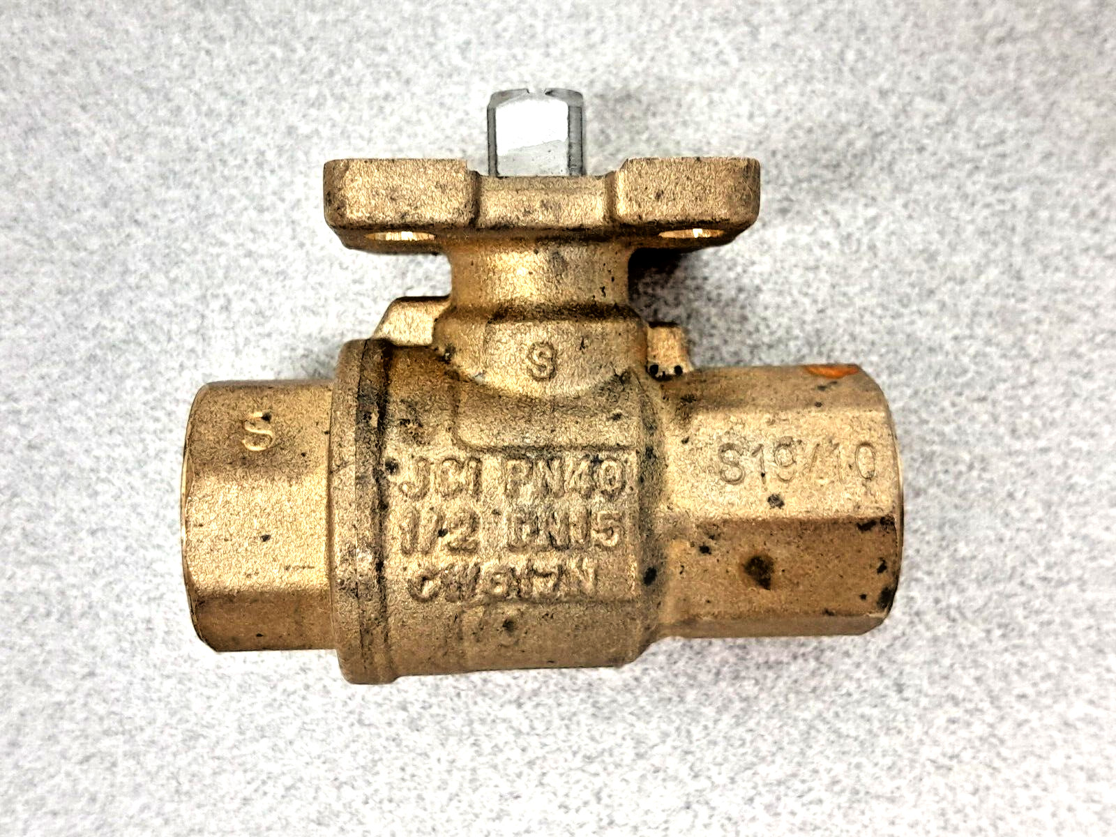 MIX LOT of 6 =JOHNSON CONTROLS HVAC 1/2 ” – 3/4 “- 1 ” – Brass Ball Valve 2 Way