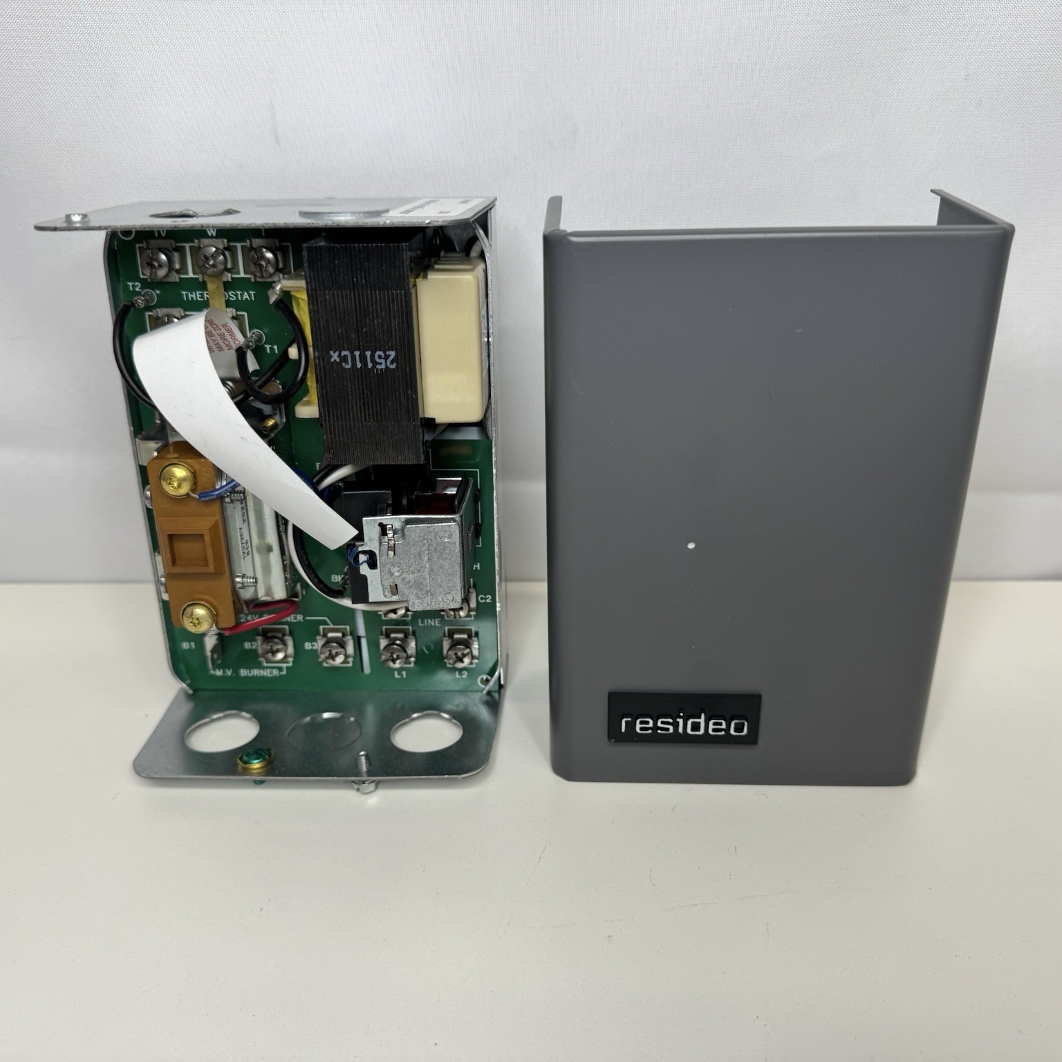Resideo/Honeywell Aquastat Relay L8148J1009 Heating Control Unit