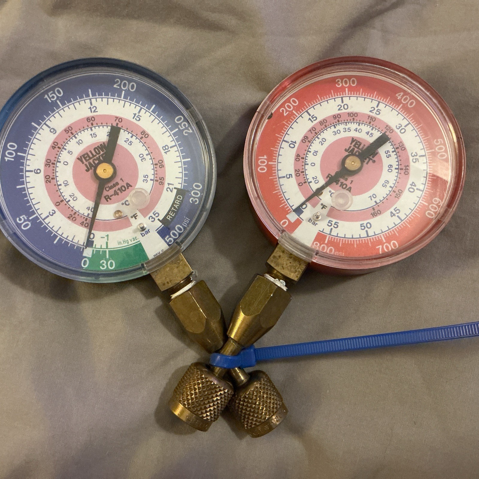 Yellow Jacket Red Blue Test Pressure Gauge R410A Class 1