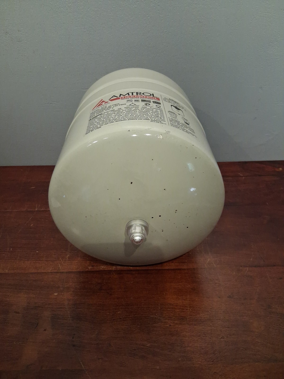 Amtrol Water Heater Expansion Tank 2.0 Gallon Volume *minor blemish* ST-5 L16