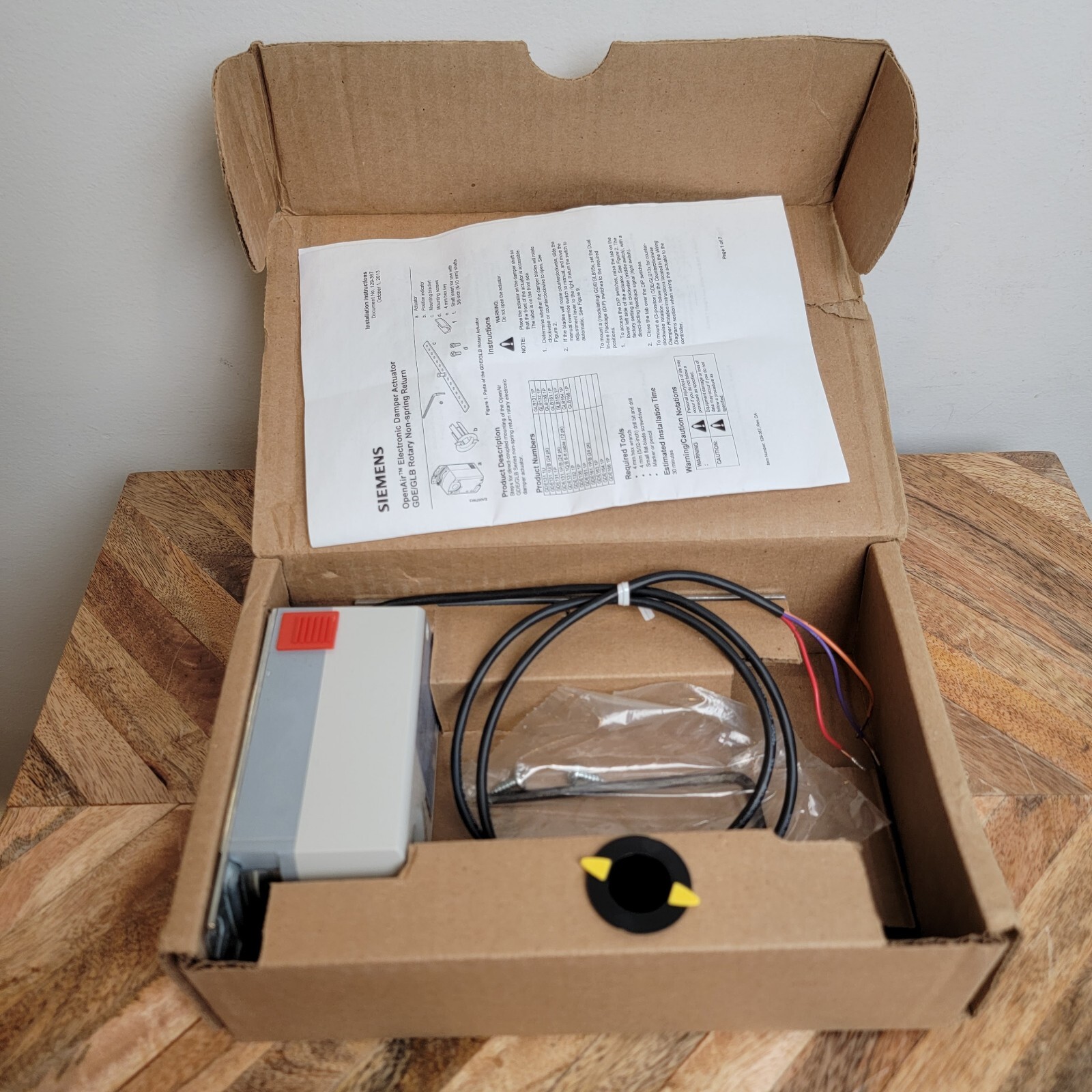 SIEMENS GDE131.1P Open Air Electronic Damper Actuator 44″ lb. 3P
