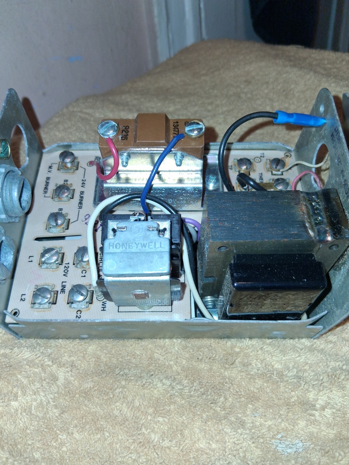 Honeywell Resideo L8148J1009 Aquastat Relay Salvaged From Large Boiler