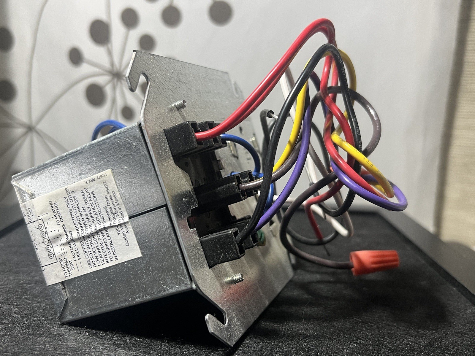 HONEYWELL R8239 B 1043 Fan Center NEW OPEN BOX