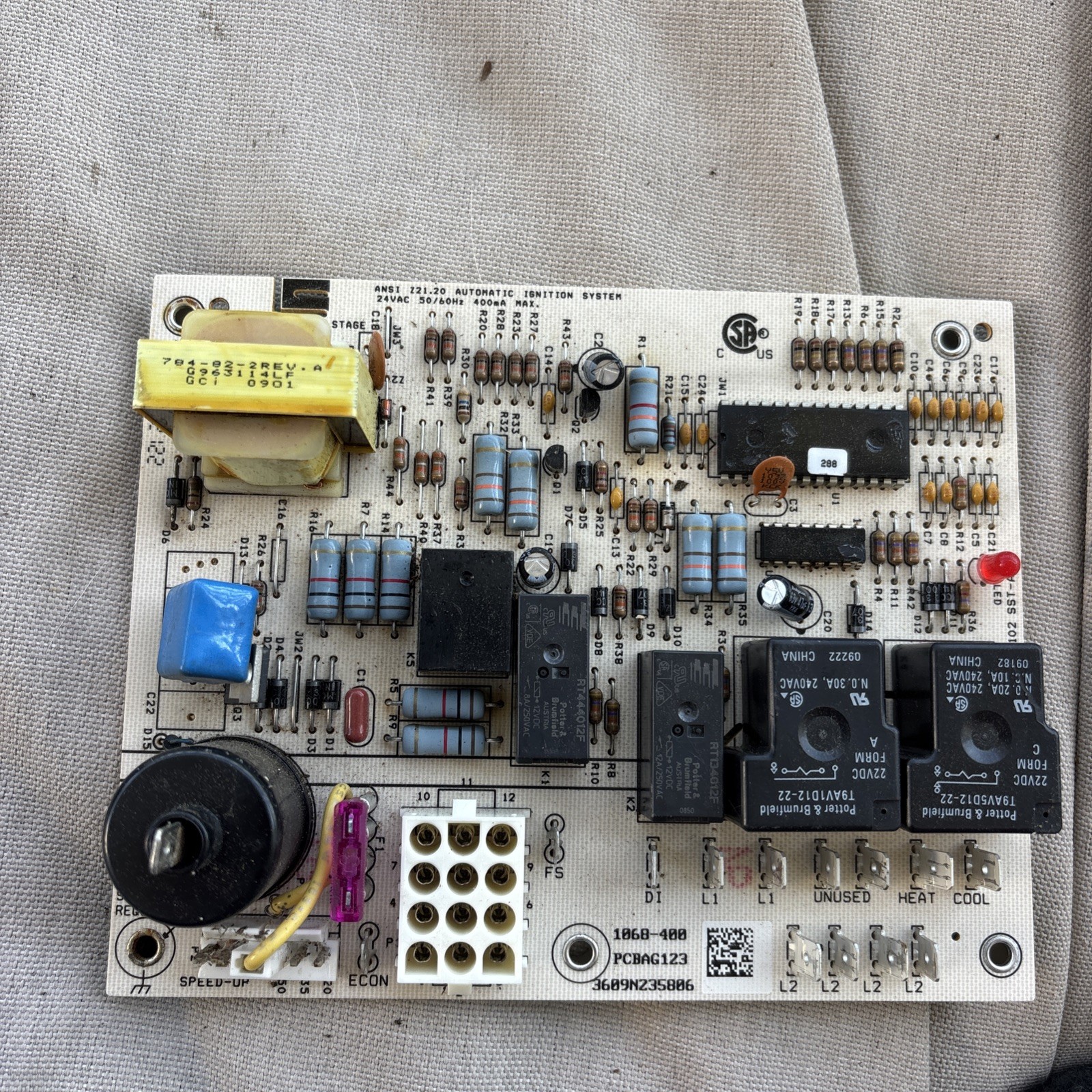 Goodman/Amana PCBAG123 1068-400 3609N235806 Control Circuit Board