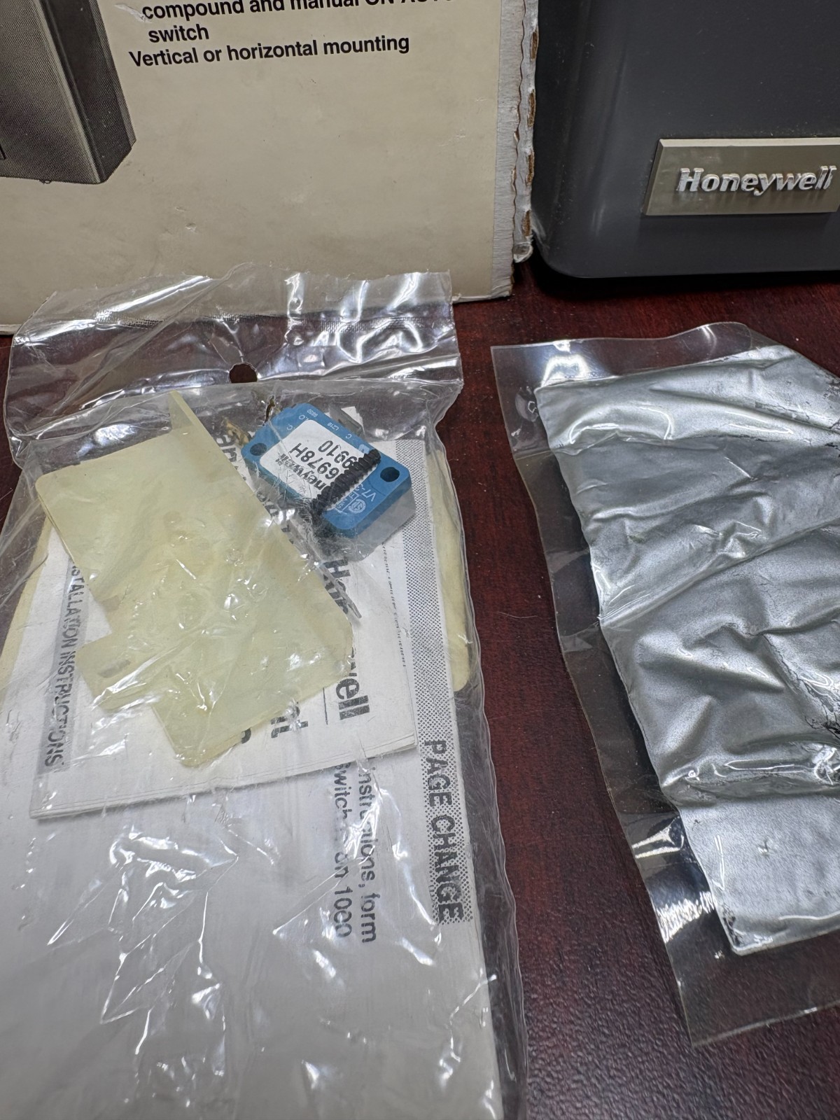 Honeywell Resideo L8148J 1009 Aquastat Relay Hydronic Boiler Burner Control
