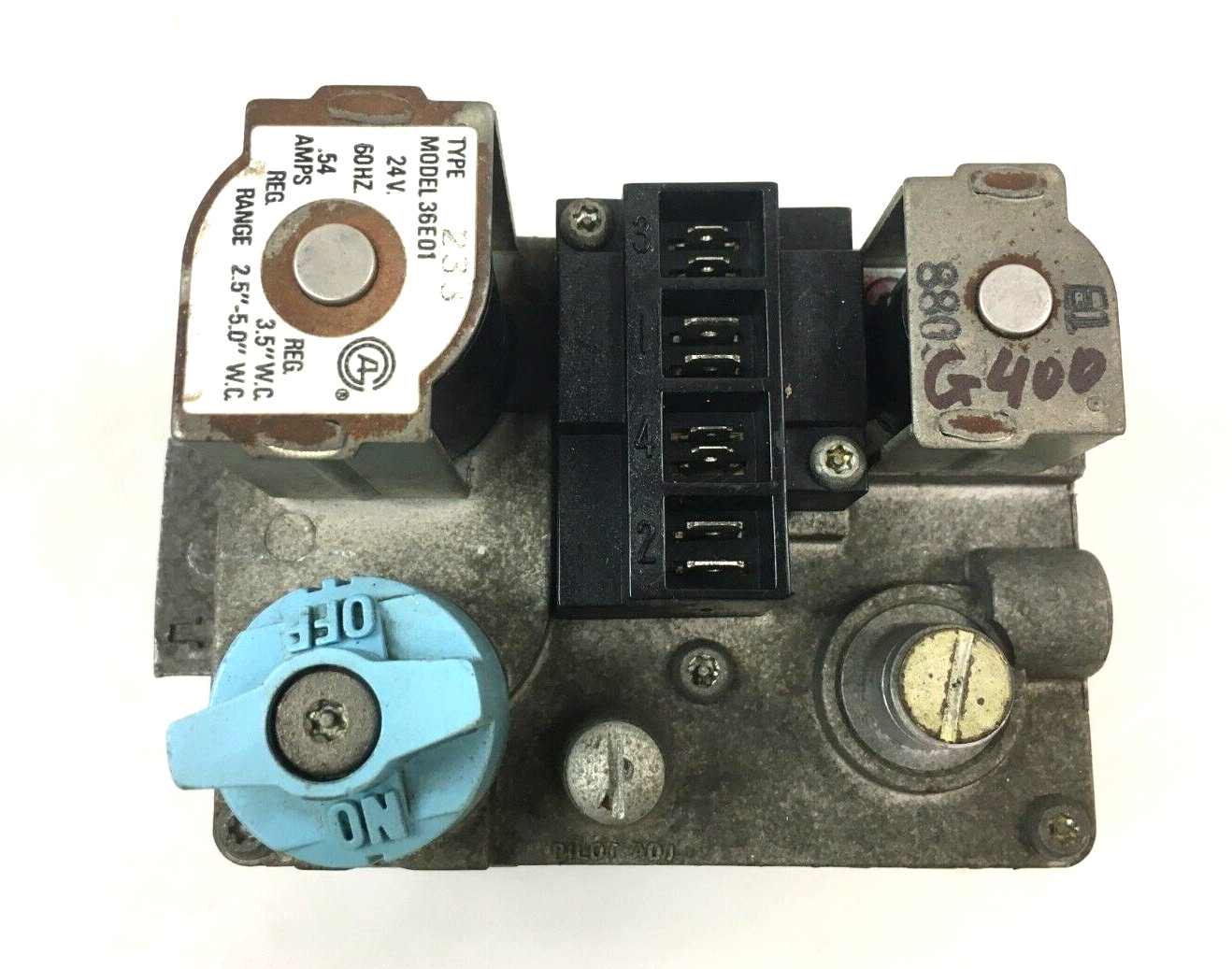 White Rodgers 36E01 233 Furnace Gas Valve B12826-06 in / out 1/2″ used #G400