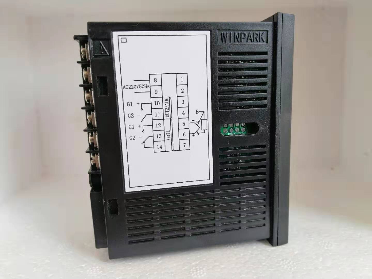 CHB402-021-0131013 Output 0~400 degrees 45 * 92 temperature controller