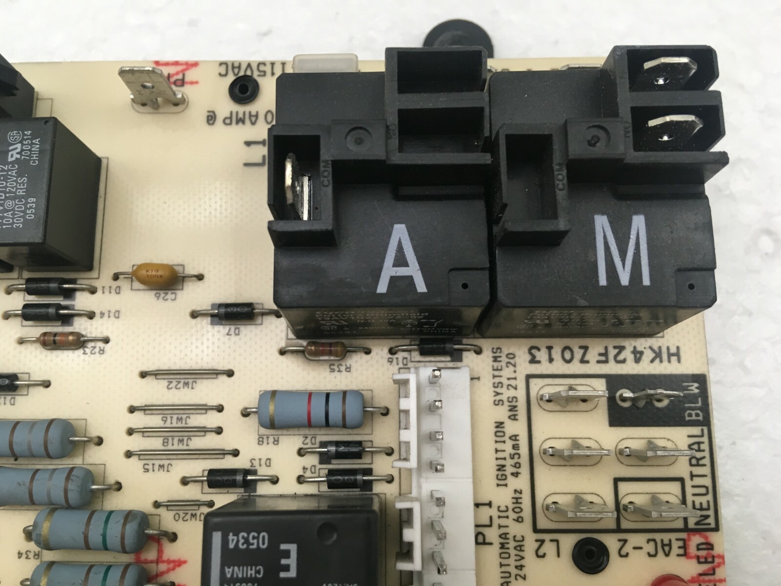 Carrier Bryant CEPL130438-01 Control Circuit Board HK42FZ013 used #P368