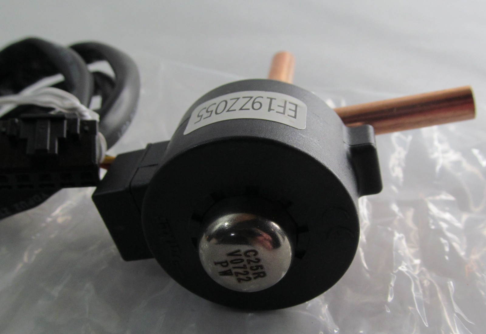 NEW GENUINE OEM CARRIER/BRYANT/PAYNE EA02ZP631 ELECTRONIC EXPANSION VALVE