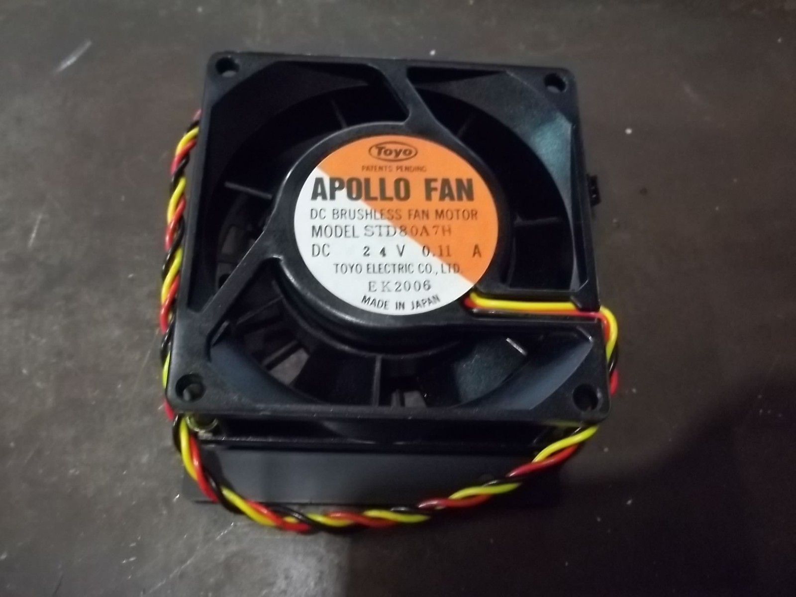 TOYO APOLLO STD80A7H DC BRUSHLESS FAN MOTOR 24 VDC 0.11A (242-1)