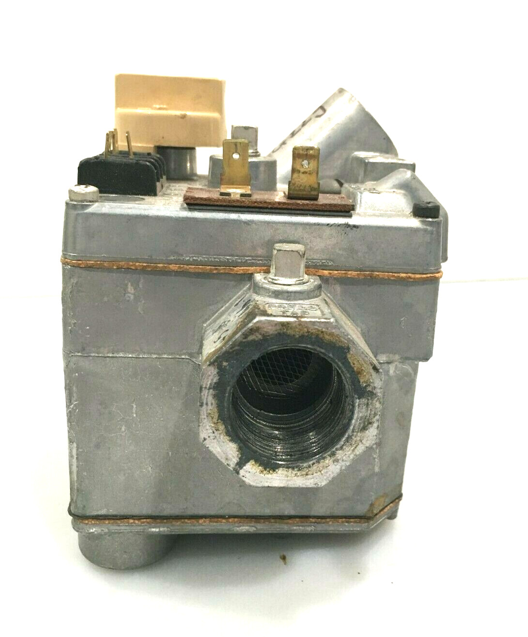 Carrier Bryant Payne Gas Valve 301273-702 Robertshaw 646A-X used #G229