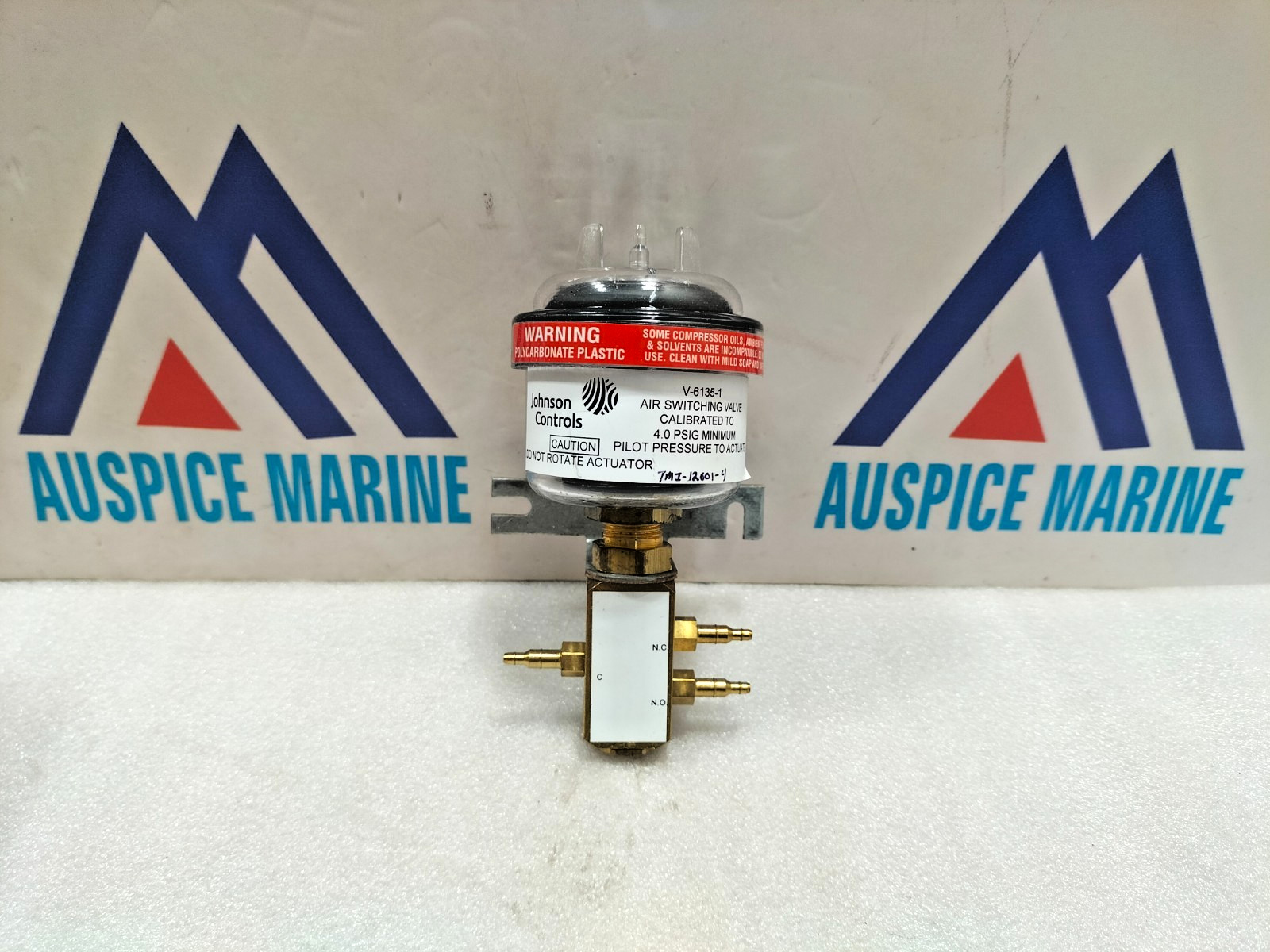 Johnson Controls V-6135-1 Air Switching Valve 2 To 4 Psi 3 Way