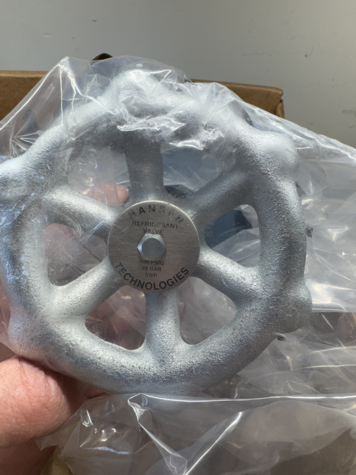 Hansen GS150H 1-1/2″ NH3 Shut-off Valve Angle, Globe, Socket Weld, Handwheel NEW