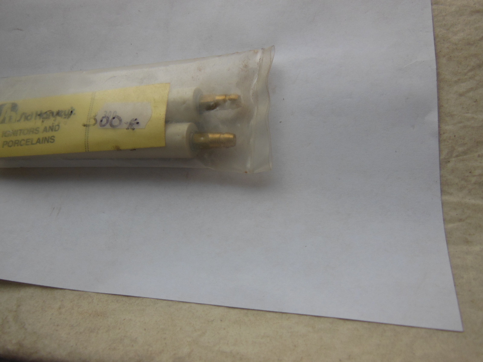 Genuine Heater Parts pair of SID HARVEY #300 IGNITOR,MALE,9/16″D,LB,3/16″D