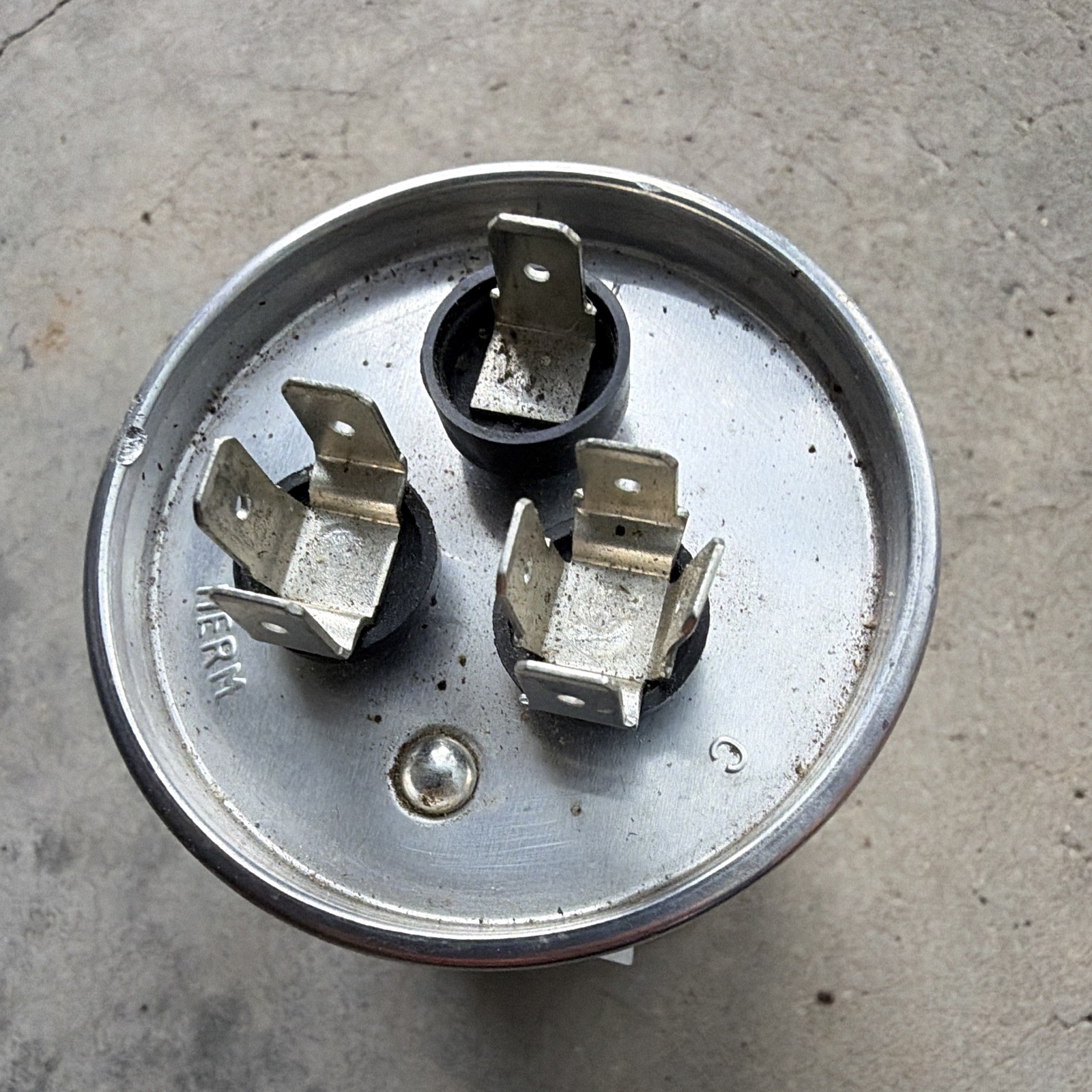Titan Pro Motor Run Capacitor 40+5 MFD 440/370V Model TRCFD405 MPN TRCFD405