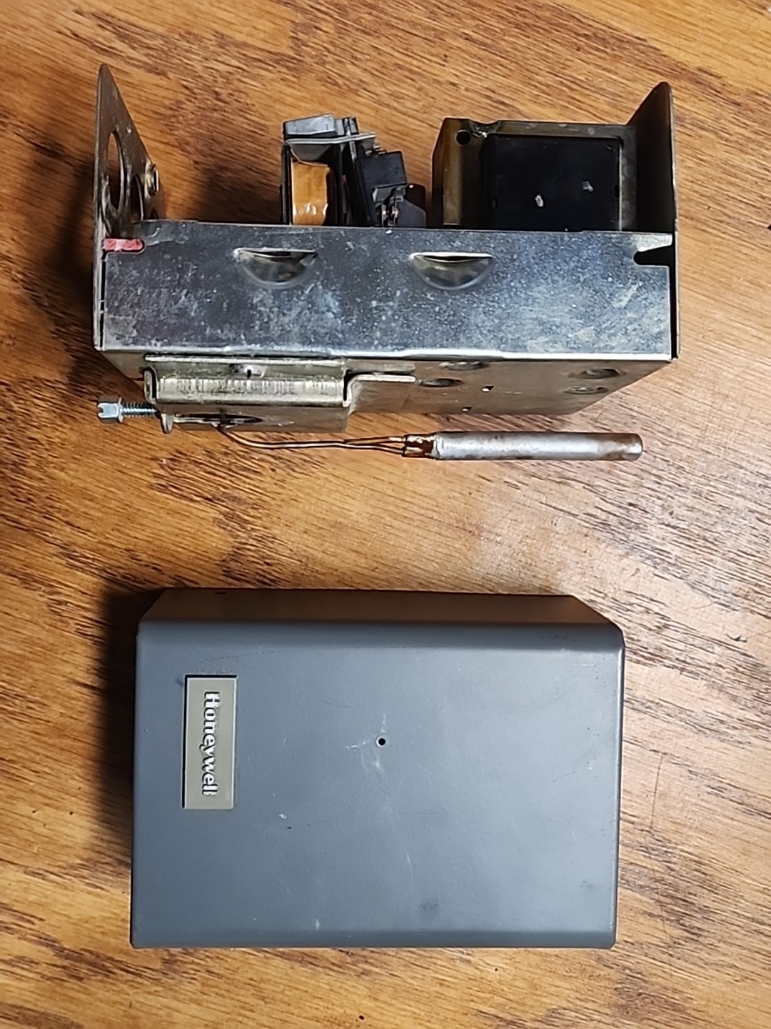 Honeywell L8148J1009 L8148J 1009 aquastat relay