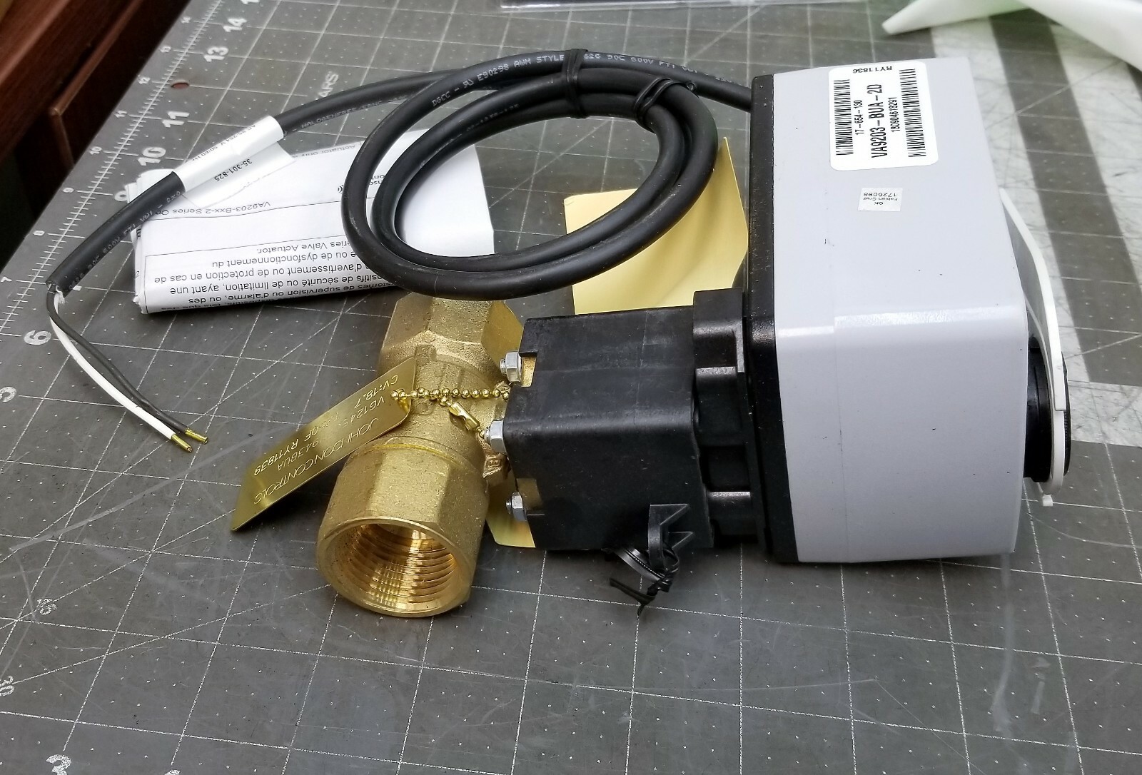 JOHNSON CONTROLS 1” 2-WAY BALL VALVE 18.7Cv 85-264V 2Pos N/C NEW [A8BC]