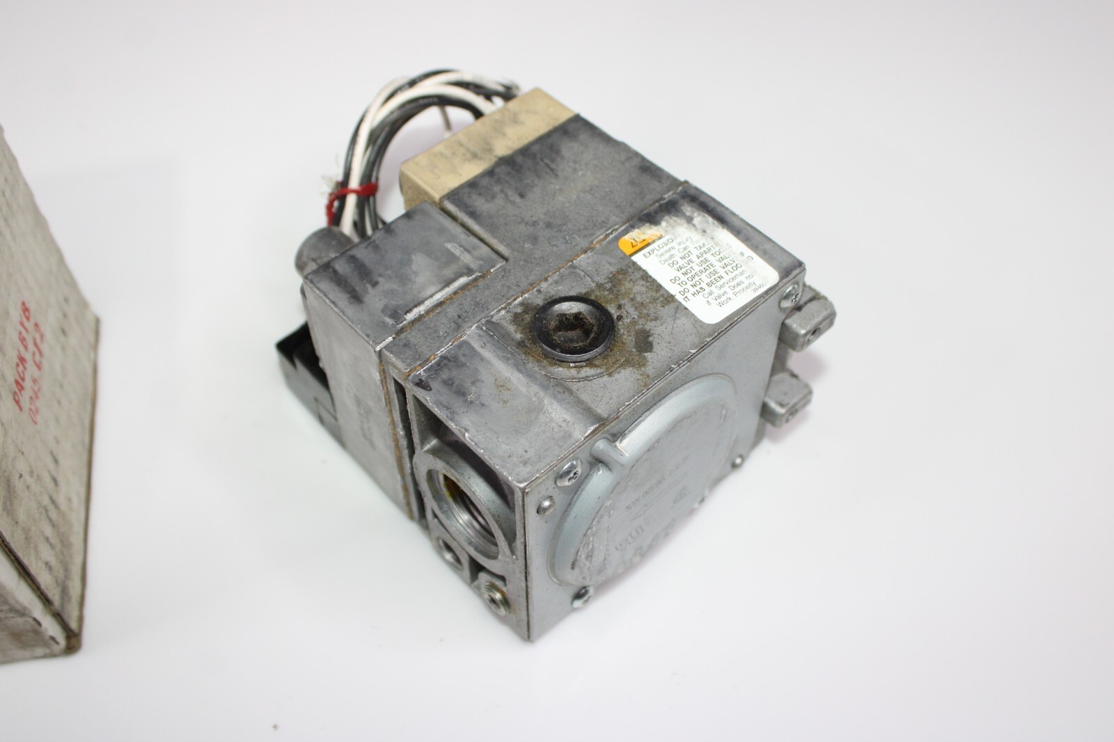 Honeywell V400 A 1095 Single Valve Standing Pilot Combination Gas Control