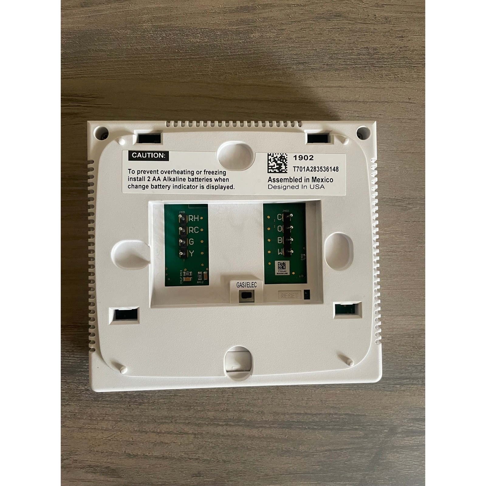 PRO1 T701 Non-Programmable 4 sq. inch Display Thermostat -TESTED