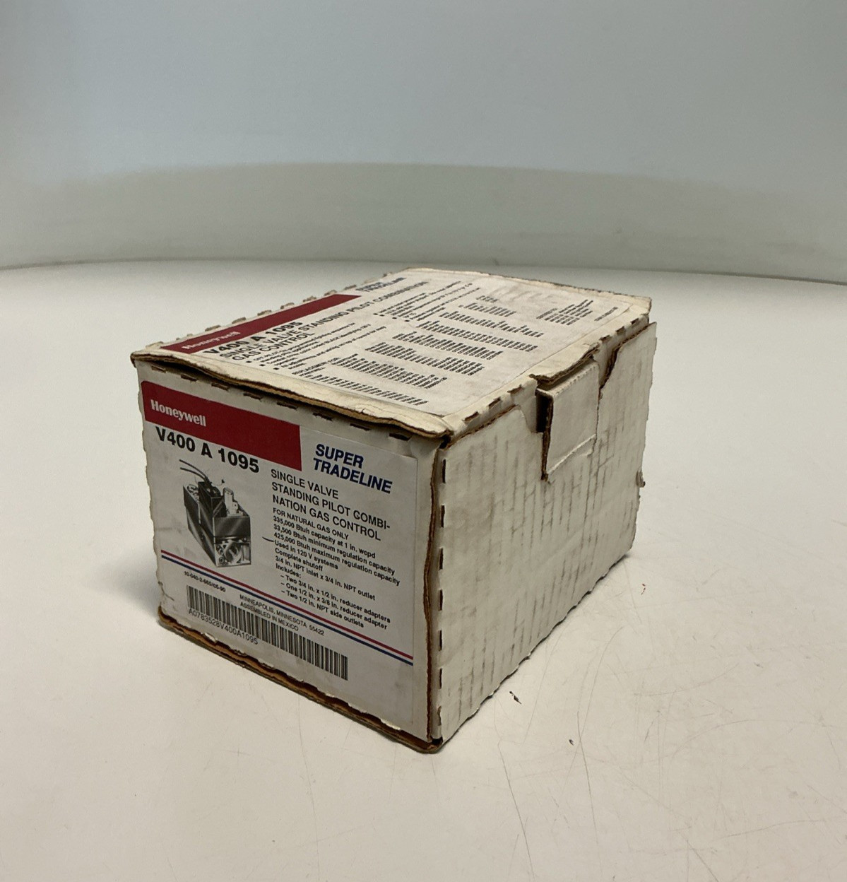 NEW, HONEYWELL, V400A1095, COMBINATION GAS VALVE, 120V. (13K-3)