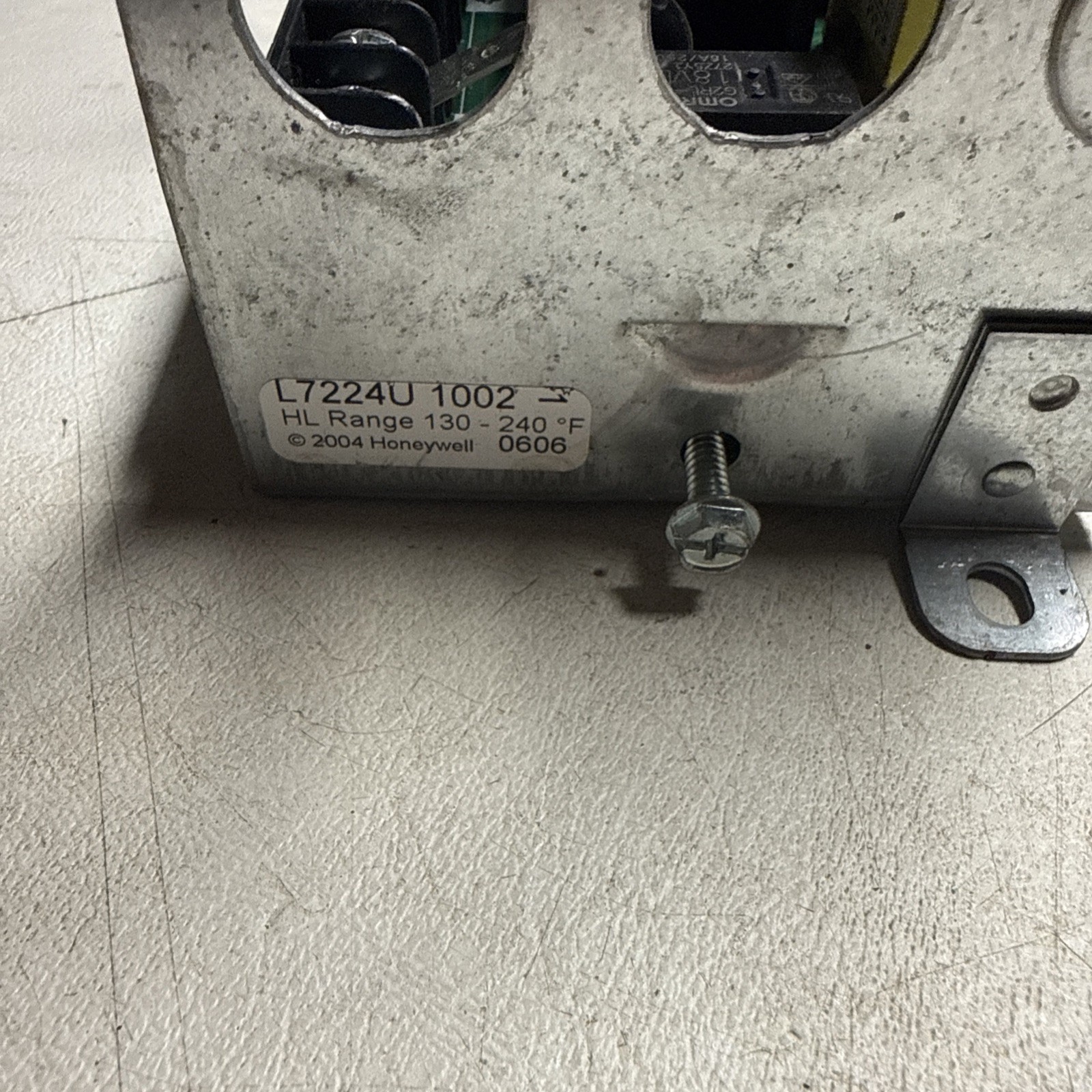 Honeywell L7224U 1002 Universal Electronic Oil Aquastat