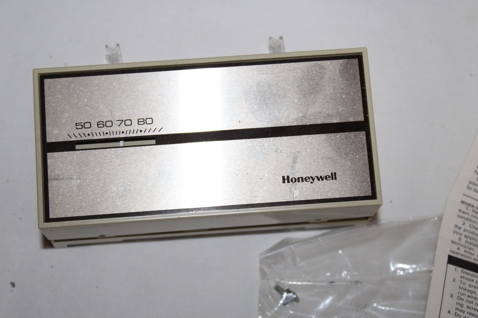 Honeywell T874A1036 Non-Programmable Thermostat Wall-Mounted 30V Max 50-80° F P3