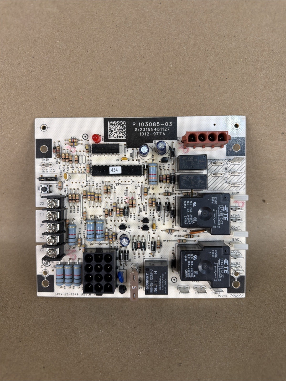 LENNOX Furnace Control 103085-03 Circuit Board 1012-977A (A1B1)