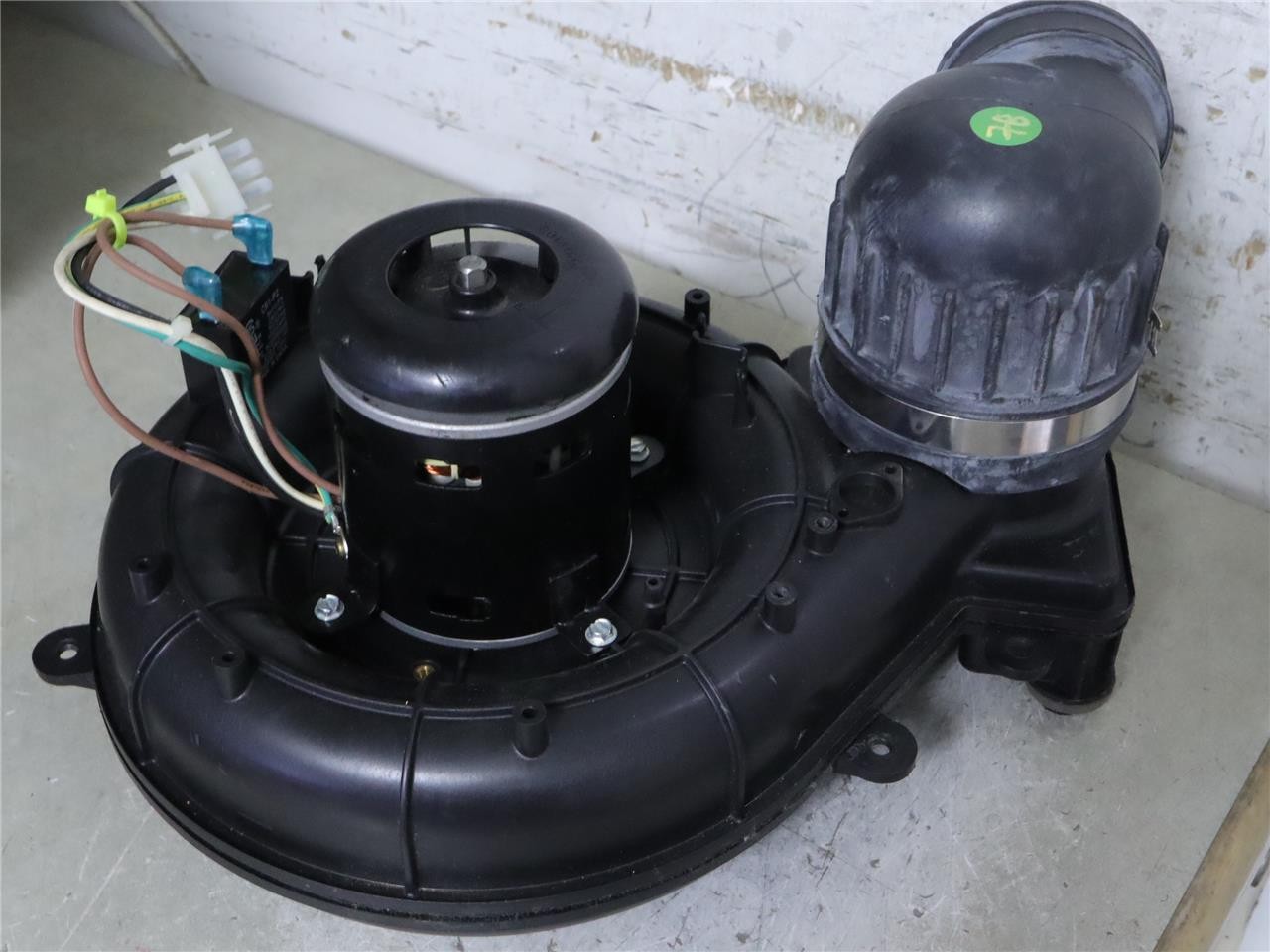 Carrier HC27CQ118 Zhongshan Y4L241A511 115V 3030RPM Draft Inducer Blower Motor