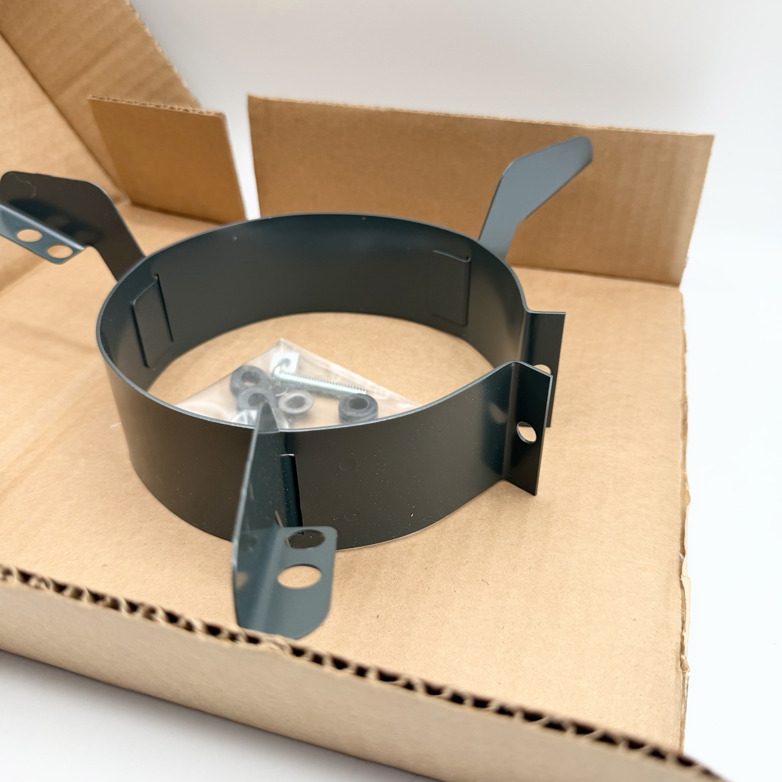 Fasco FM55 8725-6017 5-5/8in 3-Leg Torsion Flex Mount Bracket Blower UL CSA