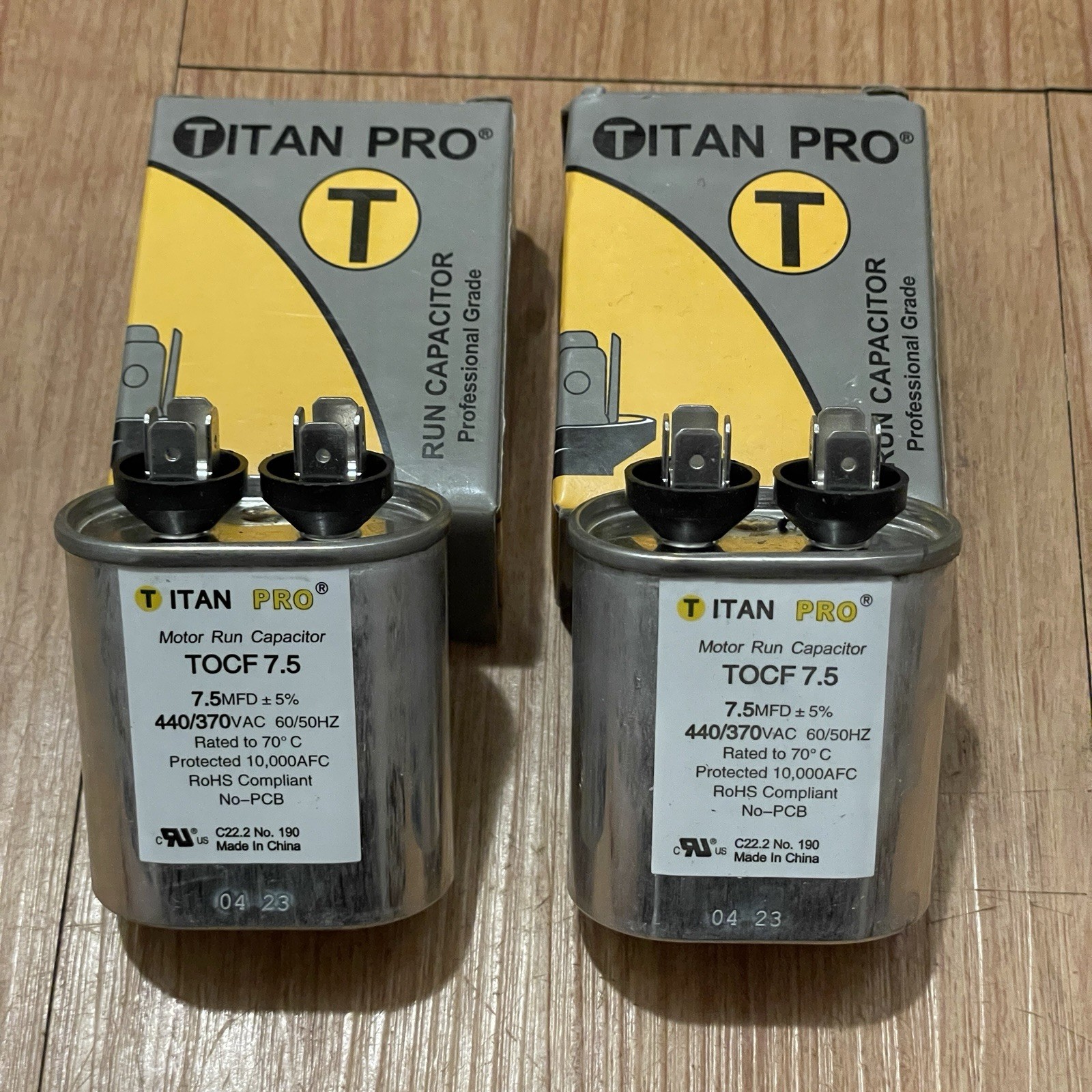 Titan Pro Motor Run Capacitor 2 Piece 440/370 TOCF 7.5 OVAL