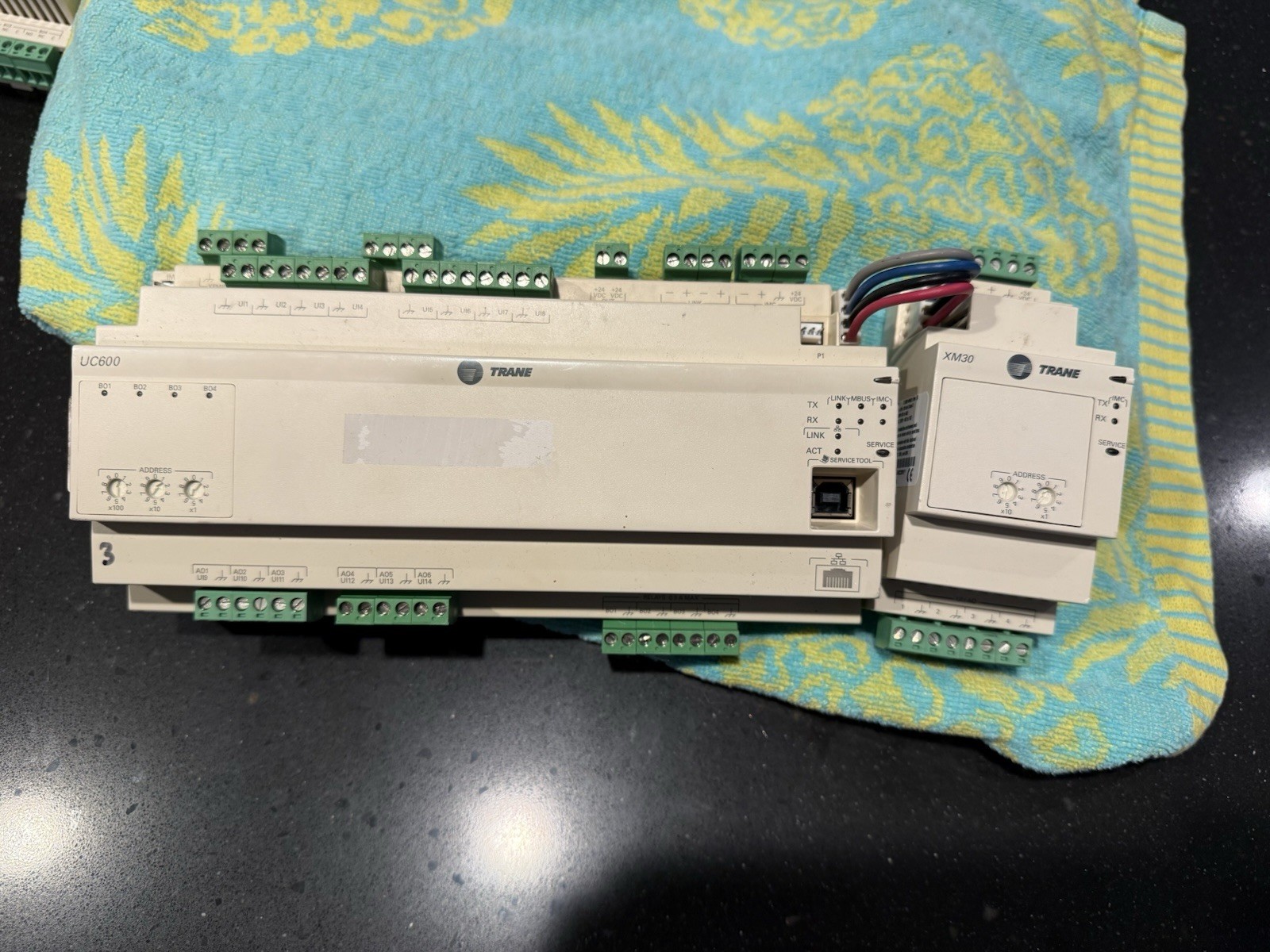 Trane UC600 Programmable Controller X13651548010 Rev J W/XM30 Expansion Module
