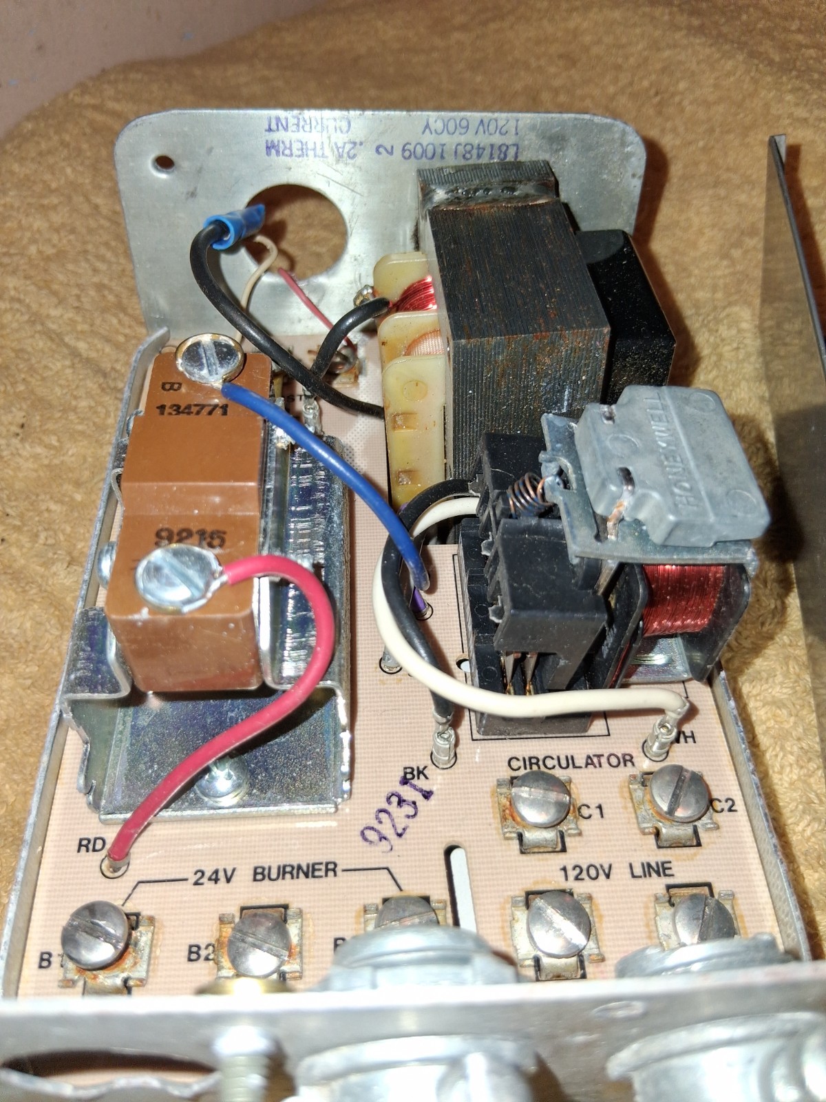 Honeywell Resideo L8148J1009 Aquastat Relay Salvaged From Large Boiler