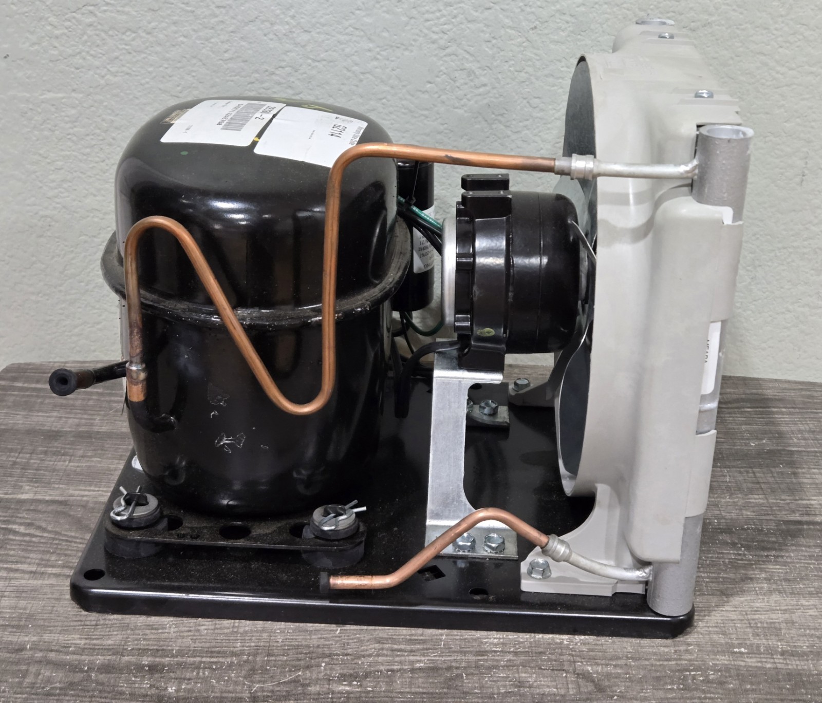 TECUMSEH AEA4444YXDPA 1/4 HP High Temp Air-Cooled Refrigeration Condensing Unit